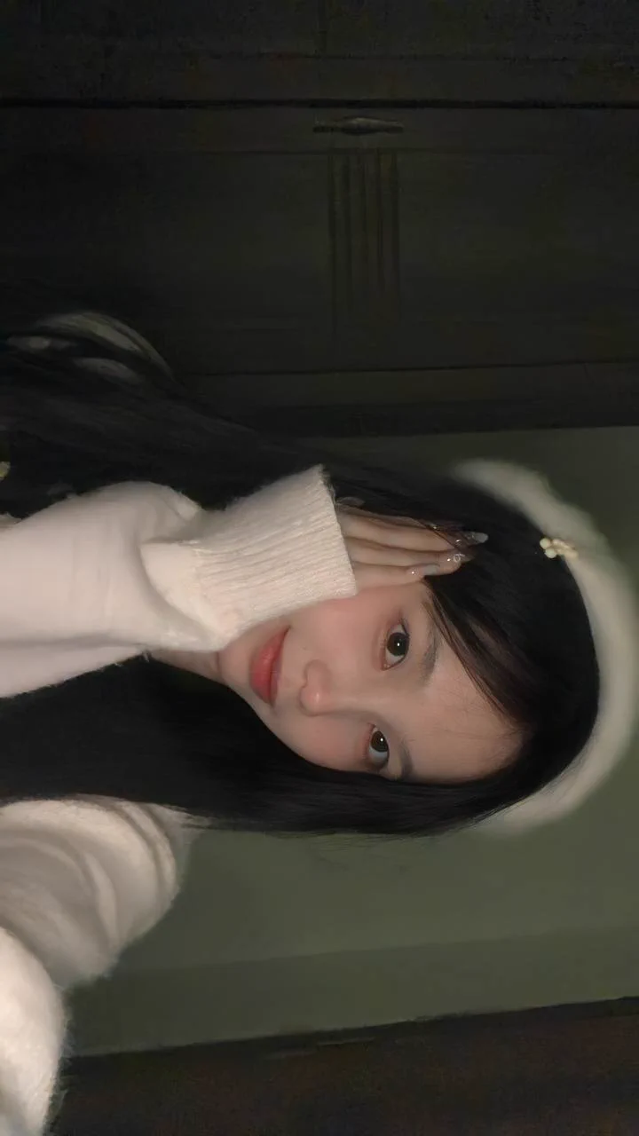 🟡妹团交友俱乐部💌✈️客服：https://t.co/R90yq6OKxF

妹团客服收到 #广西 #北海 18岁清纯 #学妹 小思的申请，160cm，88斤，B杯，模样甜美如海风拂面！
她是个刚步入青春的高中生，带着点寂寞说：“我在北海生活，爱捡贝壳却总觉得日子无聊，想找个哥哥陪我！”
她站在海滩上，手持一颗贝壳拍下自拍，穿着简约连衣裙，背景是湛蓝的海浪，笑容乖巧又带点期待。
她轻声说，“我可陪4天，能在广西内过夜，飞外省不行！”她补充，“我是chu女，接受kou和轻微SM，无纹身，好看听话脾气也好！”她笑得羞涩，“期待一个温柔的哥哥，和我一起在海边享受甜蜜陪伴时光！”🌊 #妹团甜心 #找糖爹趣闻 #金主 #糖宝 #糖爹 #甜妹