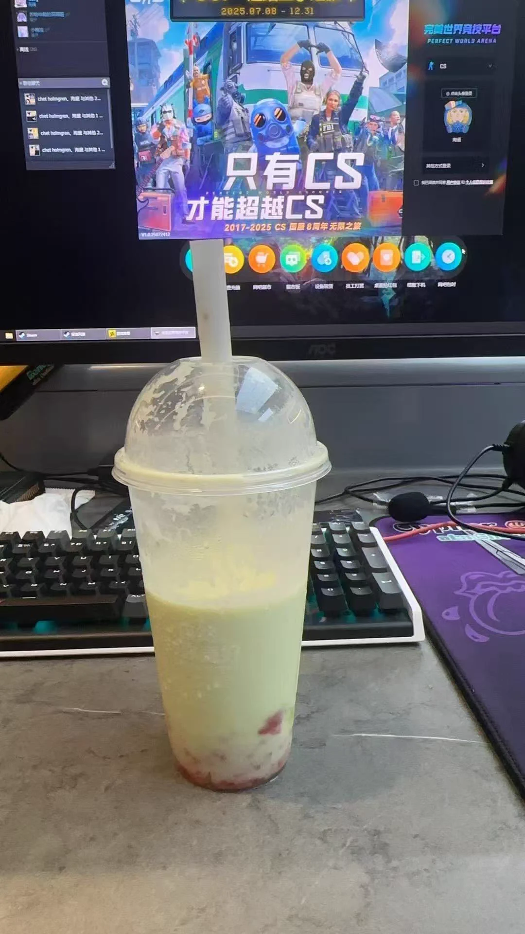 我是个没有文化的人，我是个职高妹，我是社会的底层人，被嫌弃和否定的，与社会脱节。但我现在在喝奶茶，我在电脑前玩游戏，我觉得很幸福 https://t.co/zeBBKOYbNw