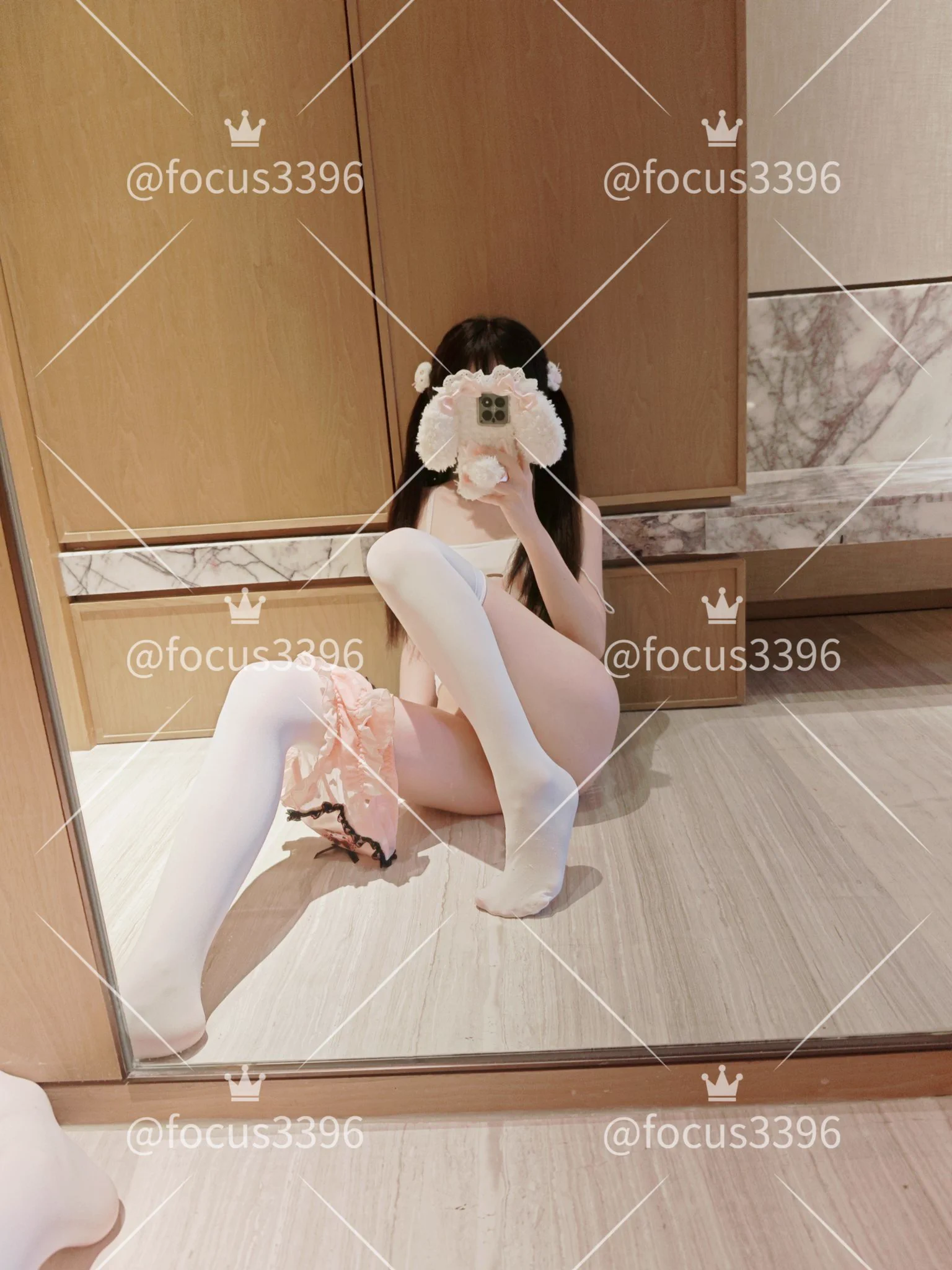 爸爸让我去见他
检查完
我和爸爸就抱着啃
爸爸才摸了一会奶头
就发现我下面全是水(太羞耻了)
直接脱下裤子插入
啊…我能感受到爸爸的龟头
在进入我的小骚逼……
@SMlnZhl @SMlnZhi https://t.co/PPX48lTbzz