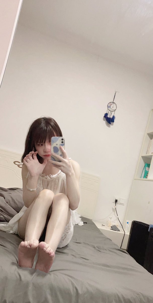 在裸露中找到自由，在接纳中找到平静 https://t.co/PSou3BPrIE