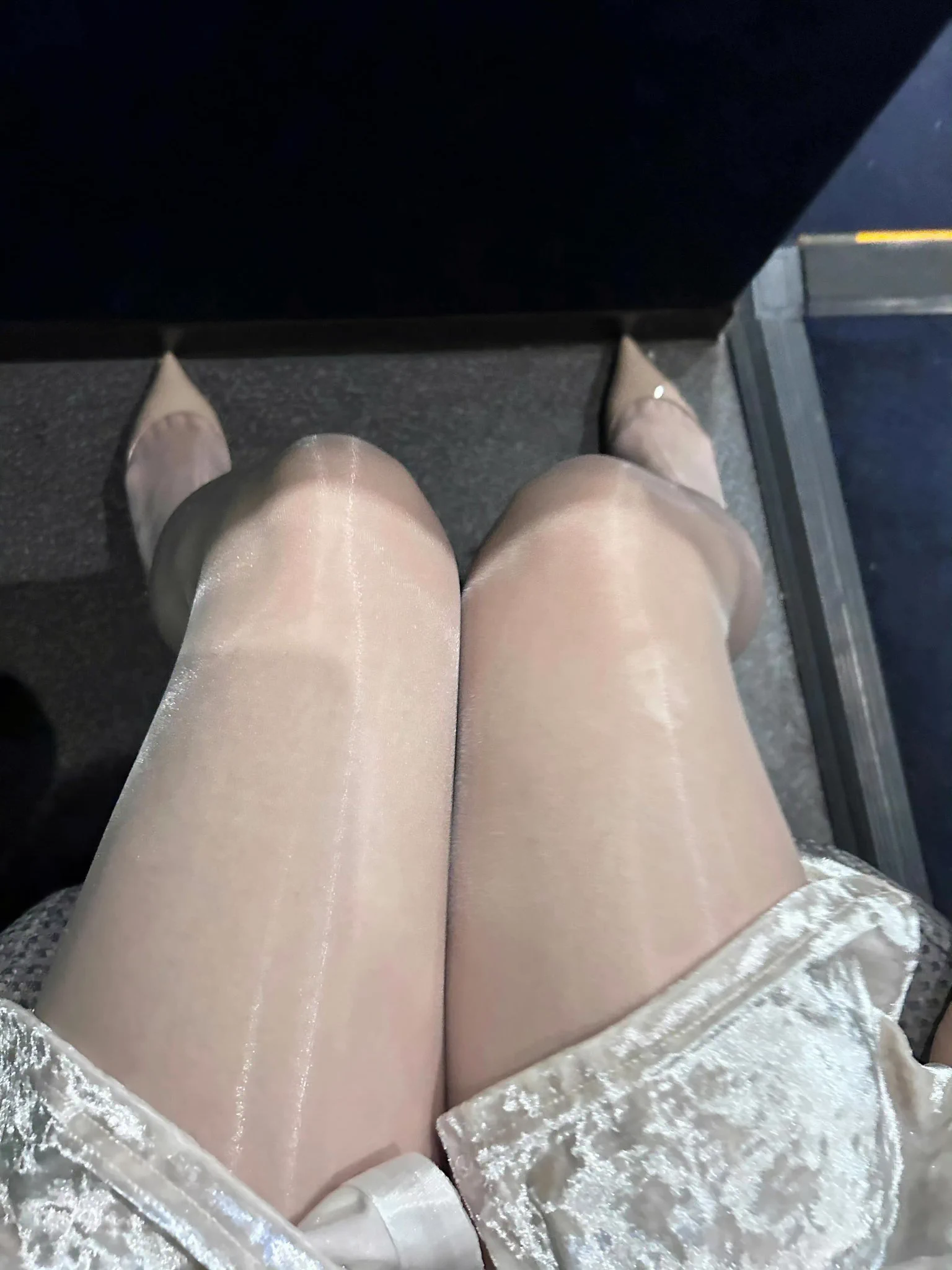 为了门哥们的原味，这大热天我依然在穿丝袜！ https://t.co/n0FFqlYGEm