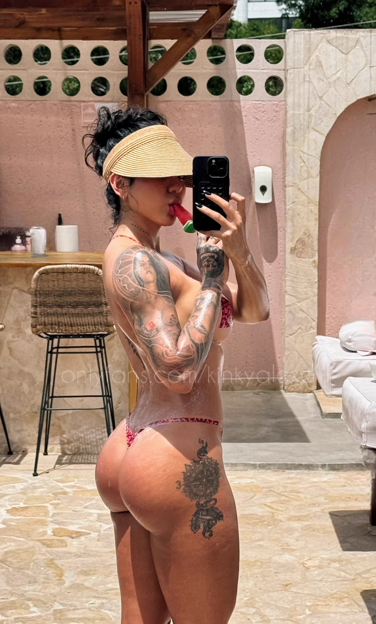 Y si nos damos una bronceadita desnudos? 👙🌚🥵

📍https://t.co/YgTKvfi1B9 https://t.co/wvPxhpGabK