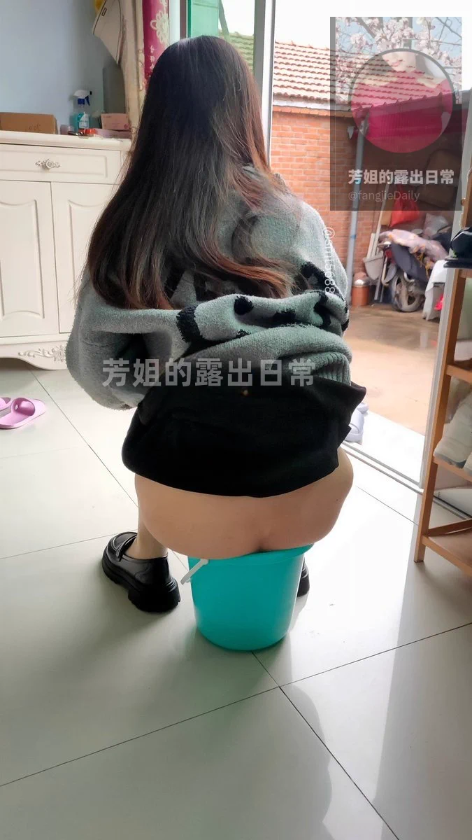 想要芳姐刚排出来的“美酒”吗？
芳姐的逼逼是不是又黑了？ https://t.co/3TPfFNcydV