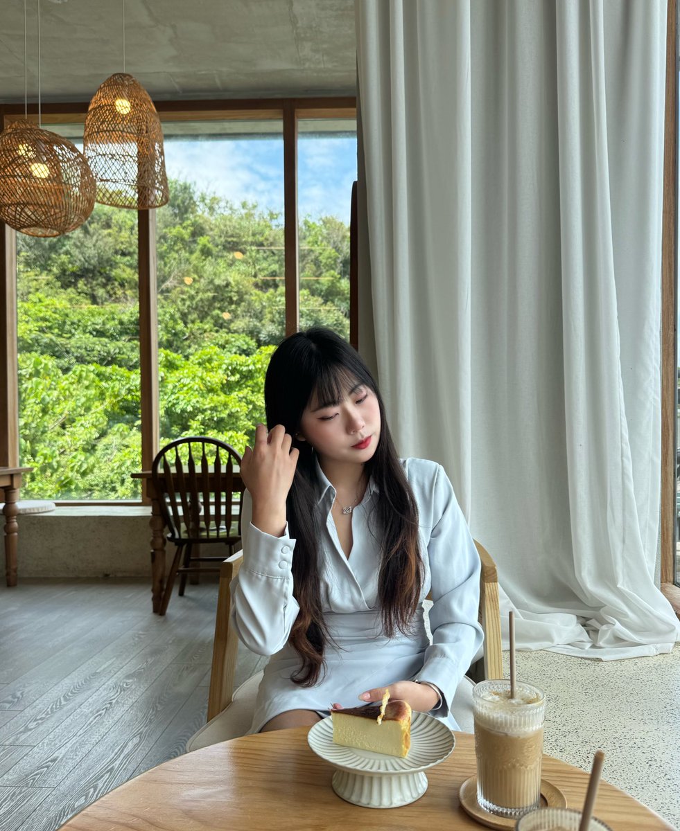 好久沒來咖啡廳了～ https://t.co/zOgdOvF12i