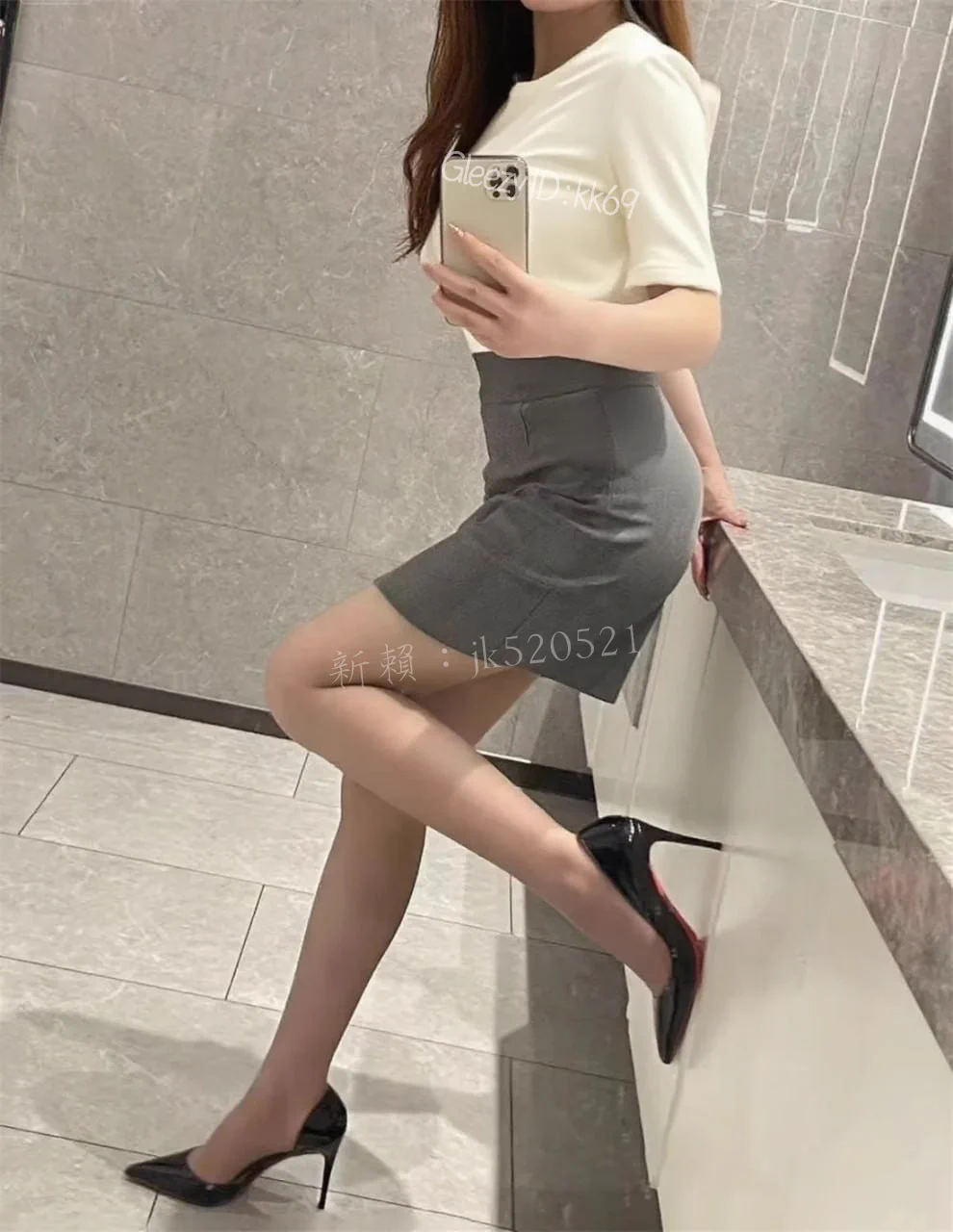 果然男人更喜歡職業裝
穿日常衣服男生好像沒反應
穿OL裝男人眼睛都捨不得移開
#喜歡職業裝的按讚 https://t.co/iqngI3wfTT