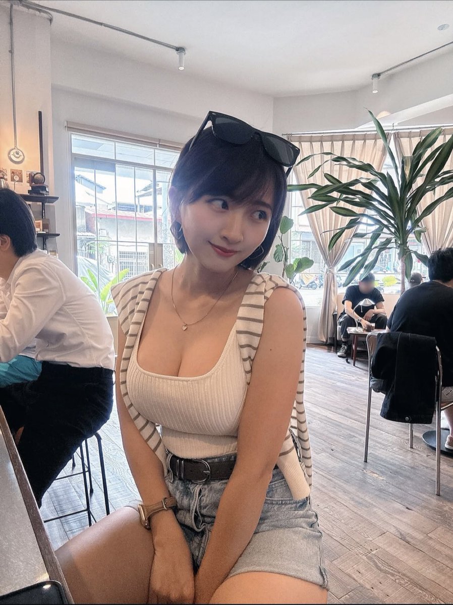 啊嘶，居然還有六月的照片 R ☕️ https://t.co/84cHodgJXD