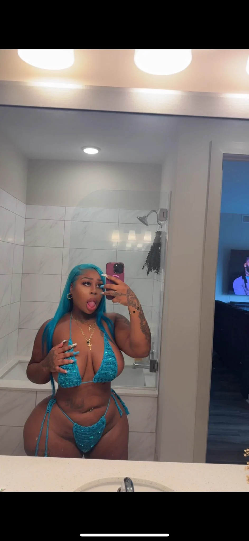 Did your girl send you sexy photos today if not here 🦋🦋 https://t.co/IwAOqhLUNZ
