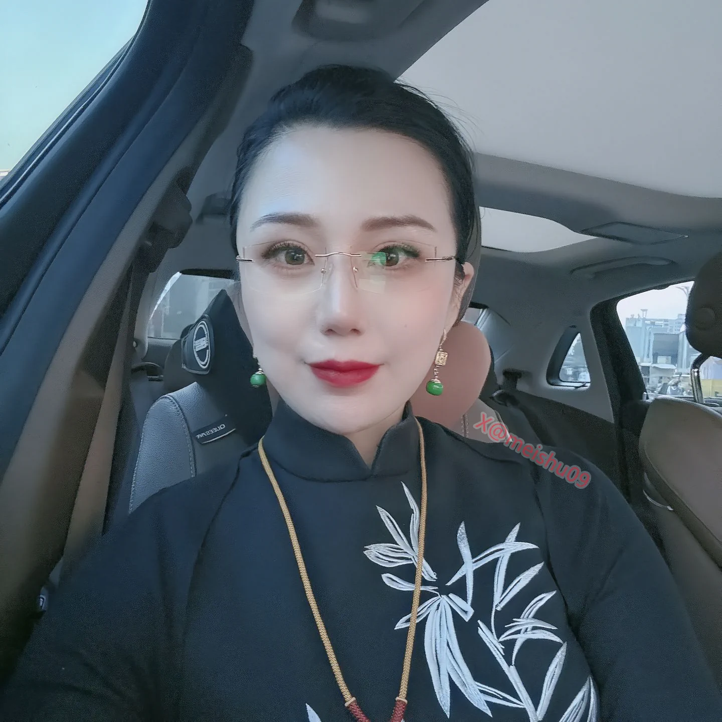 一个人的努力付出叫爱，两个人的用心经营才叫爱情，两人之间没有无尽的要求和盲目的付出，而是共同成长、相互滋养、彼此成就，为了一致的目标相伴而行。 https://t.co/iY6mJRJVJw