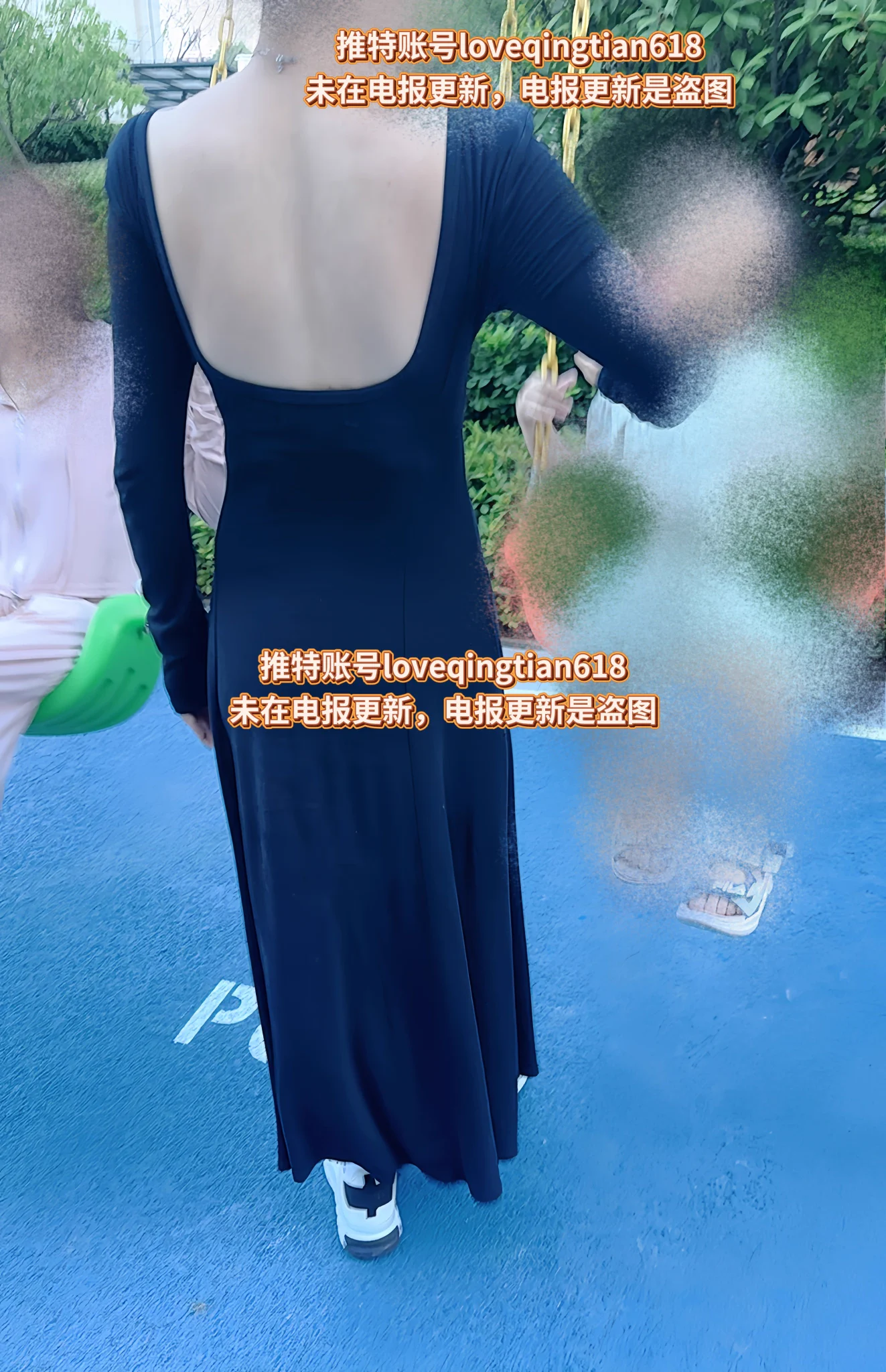 7月29号晚上好兄弟们
锅里炖着菜呢，我下班回家就去买菜做饭了，姐妹俩带着孩子在小区玩呢，趁着老婆和大姐不注意，随手拍几张照片
现在什么情况，我也不知道，但是老婆表现的挺正常的，大姐也算正常吧，也没什么异常，我自己这边先不能乱，评论区的评论我都有看，先观察看看什么情况吧 https://t.co/jGLMiLmqjH
