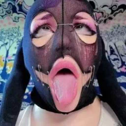 什么是美？美就是一头母人在男厕所被肏到猪脸扎进粪坑，两眼无神表情呆滞，全身痉挛，屁股撅起露出被肏的外翻抽搐的骚逼和屁眼子，里面汩汩流出精液，大小便失禁屎尿横流，被男爹一皮鞋踩在烂腚上口吐浓痰撒泡尿，最后在拍一张照片记录下自己的作品自毁 #社死 #母狗 #女德  @tbzt2024 
@wqganenshi_ https://t.co/q7BoXW2YZg