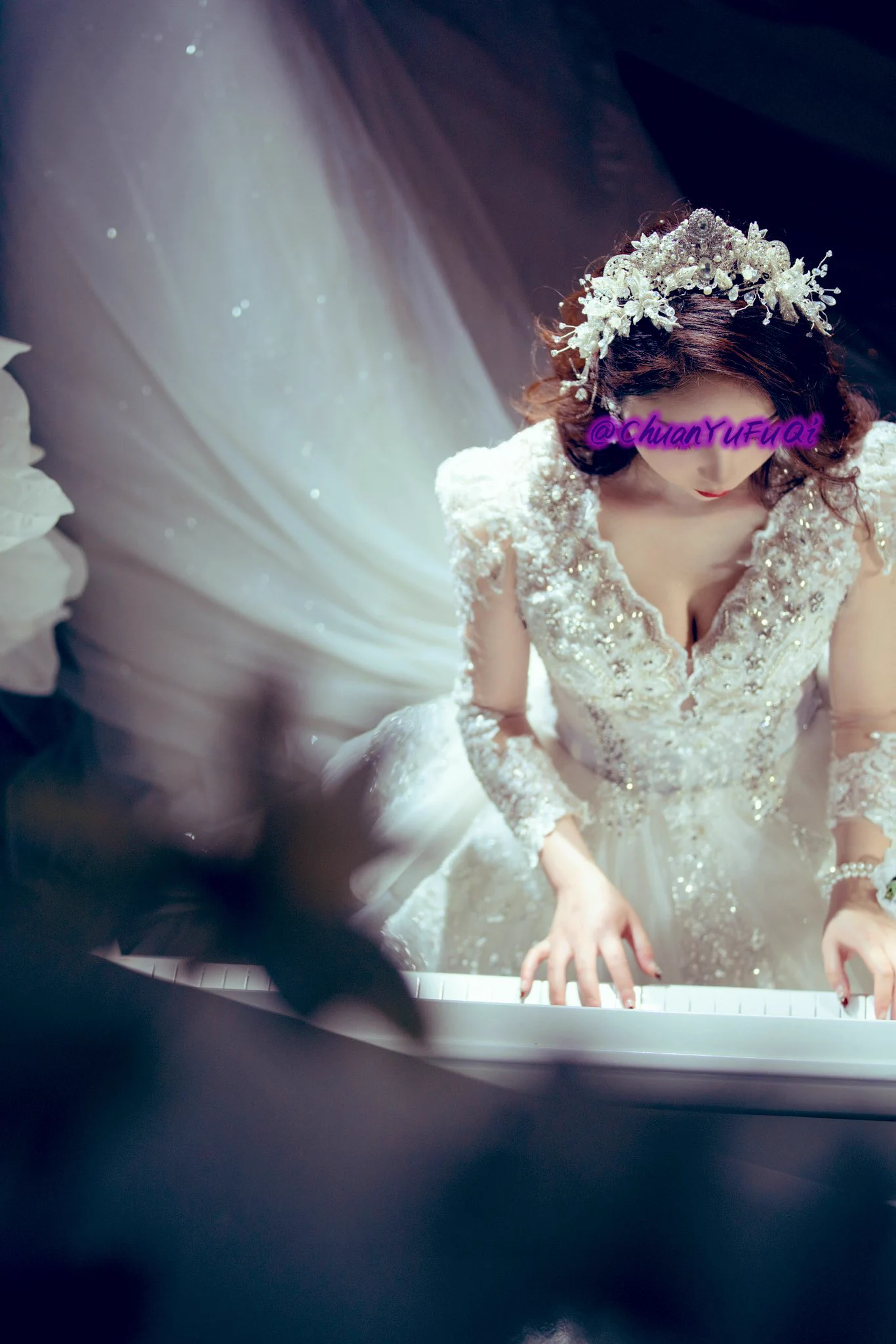 恩爱夫妻👩‍❤️‍💋‍👨高冷人妻💃韵味少妇🫦婚纱反差👰满足大家
#婚礼上VS婚礼下 #高冷人妻 #韵味少妇 
#淫妻 #多人派對 https://t.co/FaMrcBuX9d