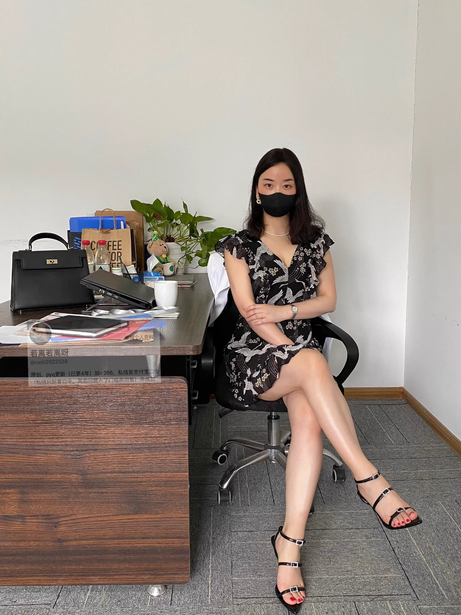 爱穿高跟凉鞋的女人 https://t.co/gvh8T7DEPZ