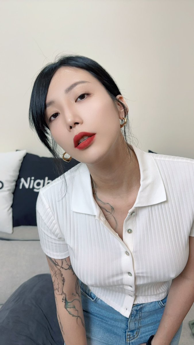 衣服要穿好 爸媽不煩惱
#卡利箴言 #NightCo直播 https://t.co/BdbiRrO3I5