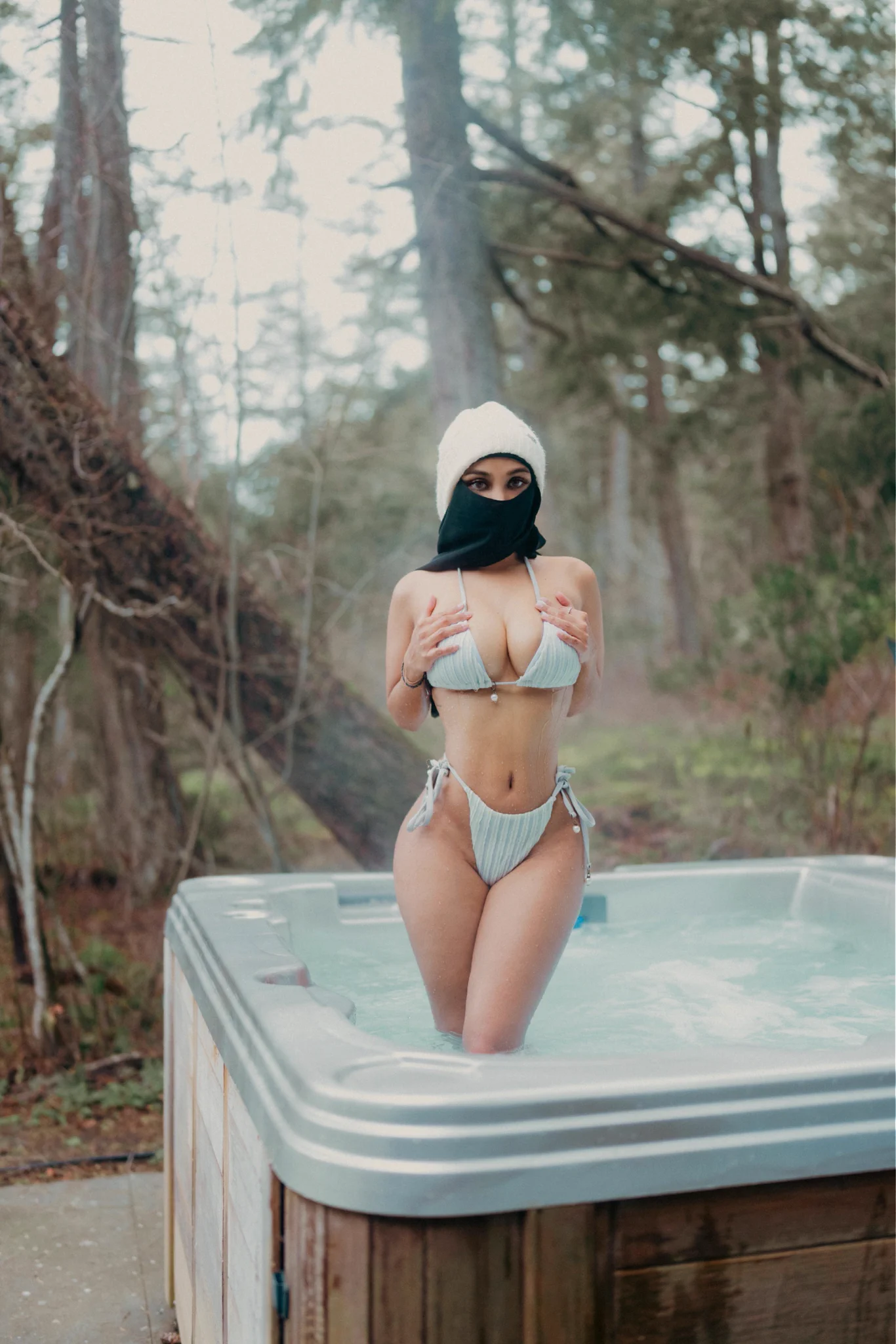The water’s hot, but I’m hotter. Think you could handle both? https://t.co/smGDEhxlqd