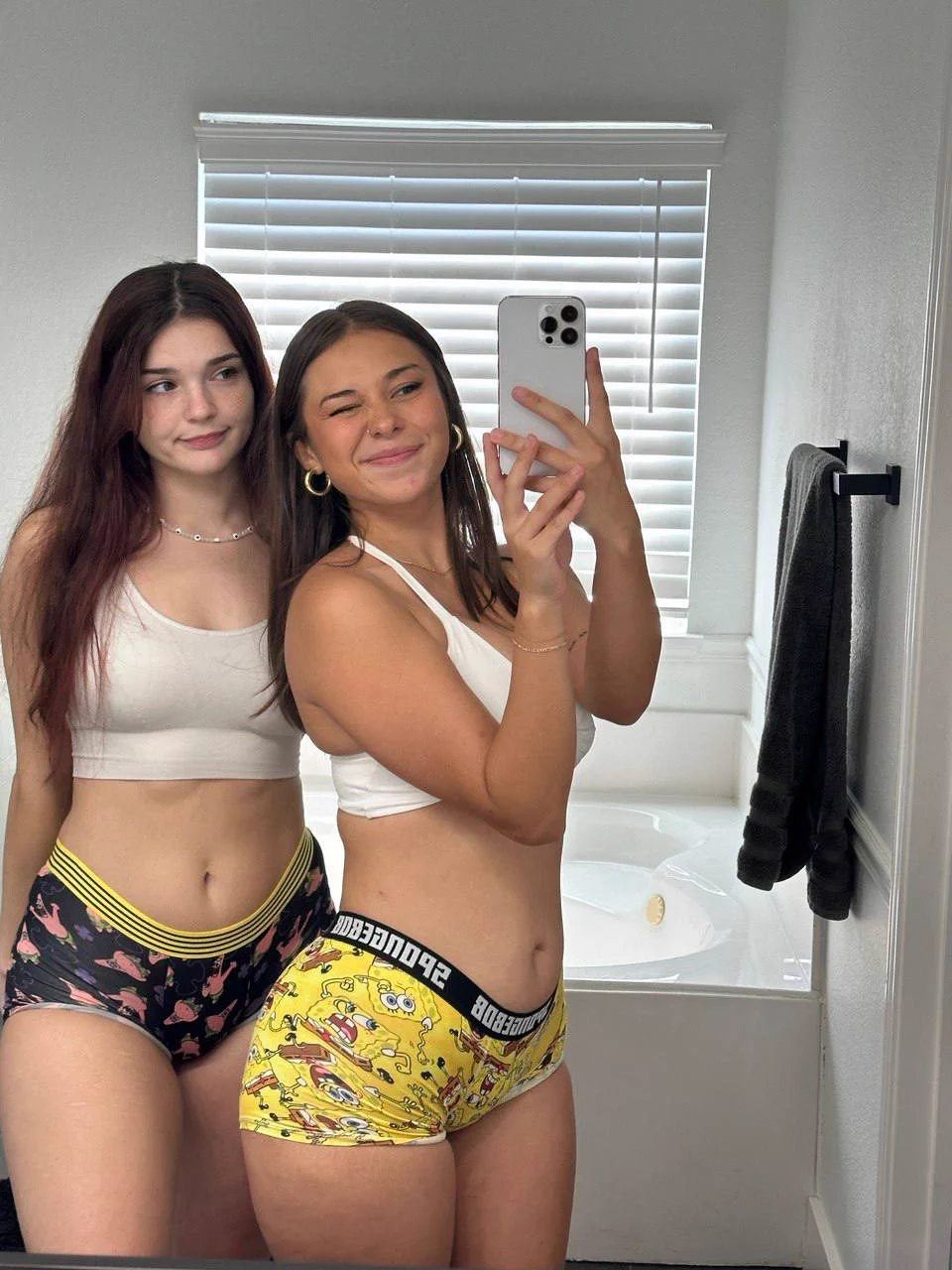 deleting in 13 hours, but whoever says me gets my exclusive b🍒bs pics rn https://t.co/p6rOuPX5sW