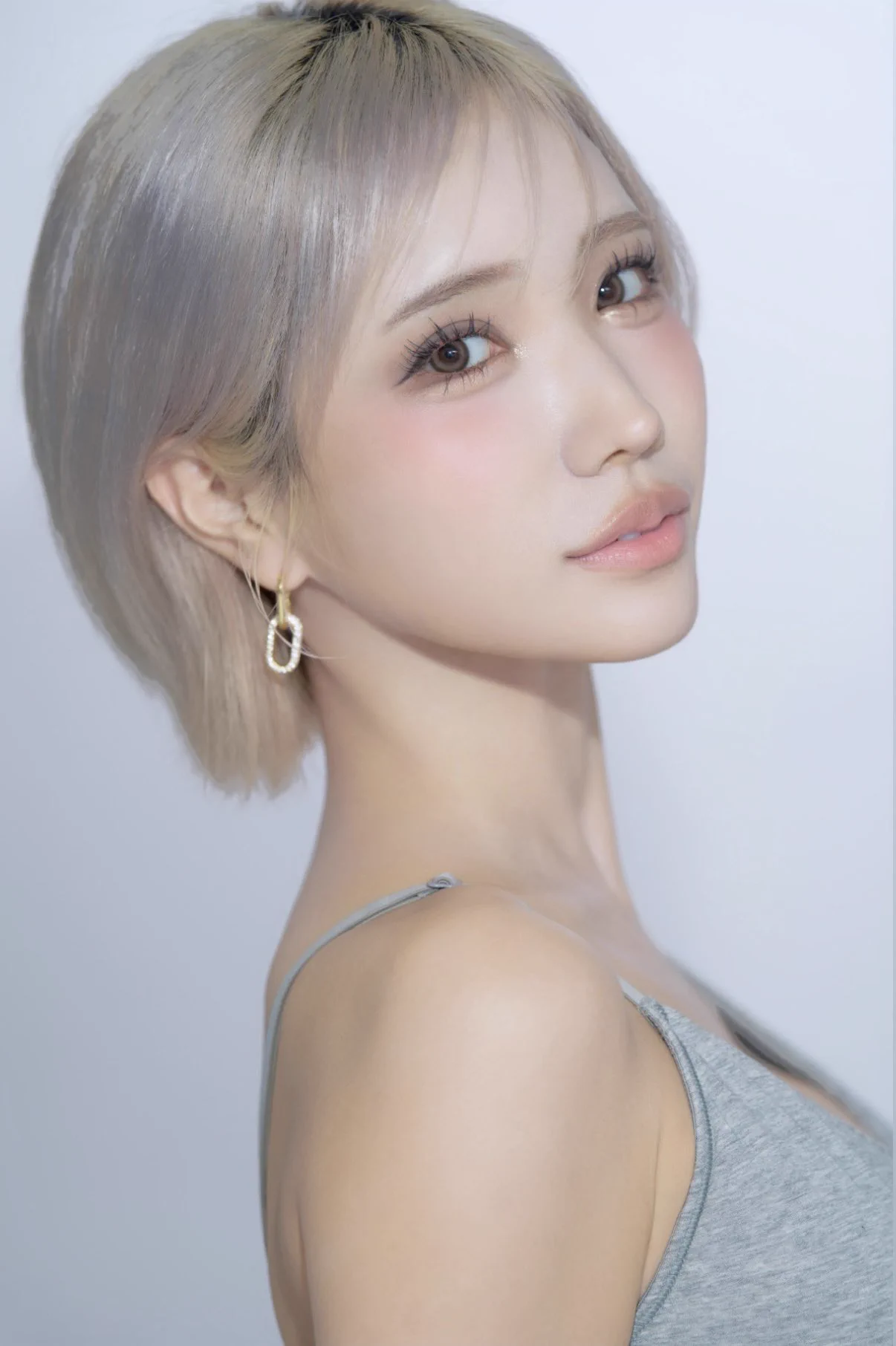 春陽モカ(春陽萌花)：我頭好壯壯很健康、胖了4-5公斤！

https://t.co/JdgYEhSLxu

從最近幾個女優的例子，相信大家都知道不用過度擔心女優的健康，因為她們會覺得壓力很大：像「春陽モカ(春陽萌花)」就發文說了，自己現在好的不得了，比最瘦的時候胖了5公斤！

#春陽モカ #春陽萌花 https://t.co/L8OyPmWUP1