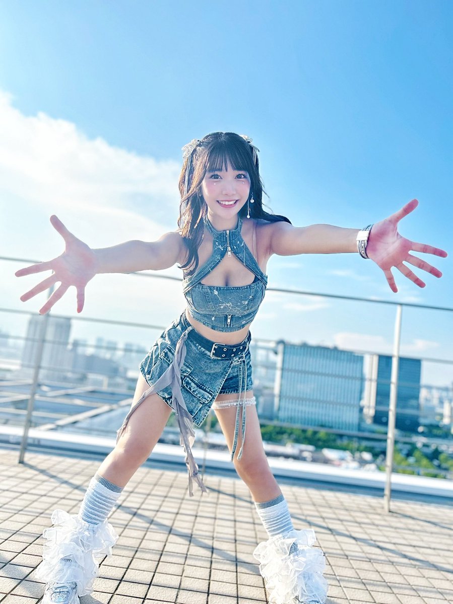 【ラストTIF リモチェキ】

あんちゅがコーディネートしてくれたTIF衣装！💕

きすみは色んな意味でパワータイプ！笑
セクシーかっこいいきすみをぜひお迎えしてー！！

・脇ver.
・ふとももver.
・ほぼ全身ver.

https://t.co/vevDZMslfL https://t.co/m6SuEn0Kgp