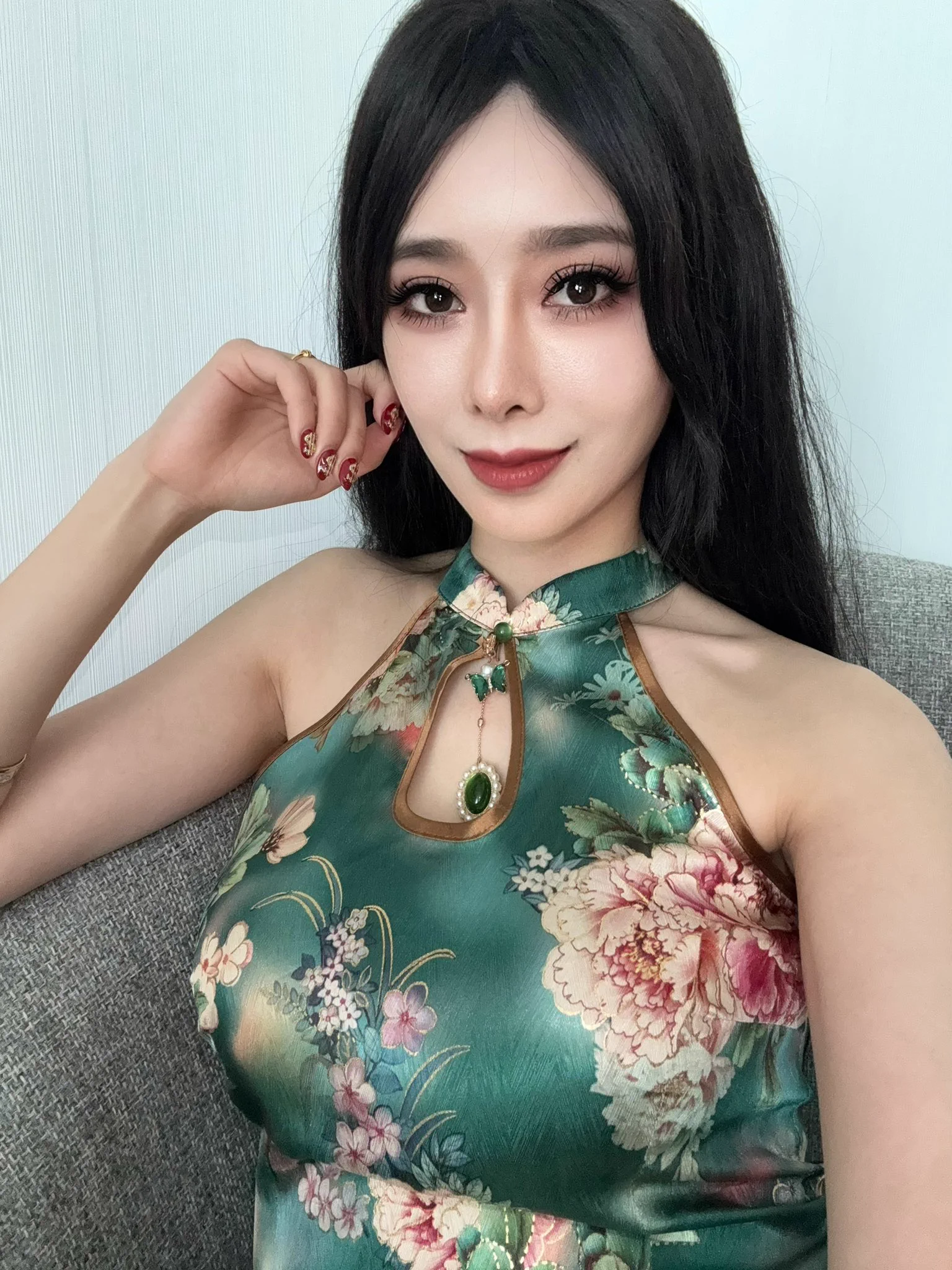 Straightens up, giving you a sly, hungry look.
#horny #hungrylook #dresses 
@Fengsiyuan @tbzt2024 @wqganenshi_ https://t.co/2sXWt1QmCt