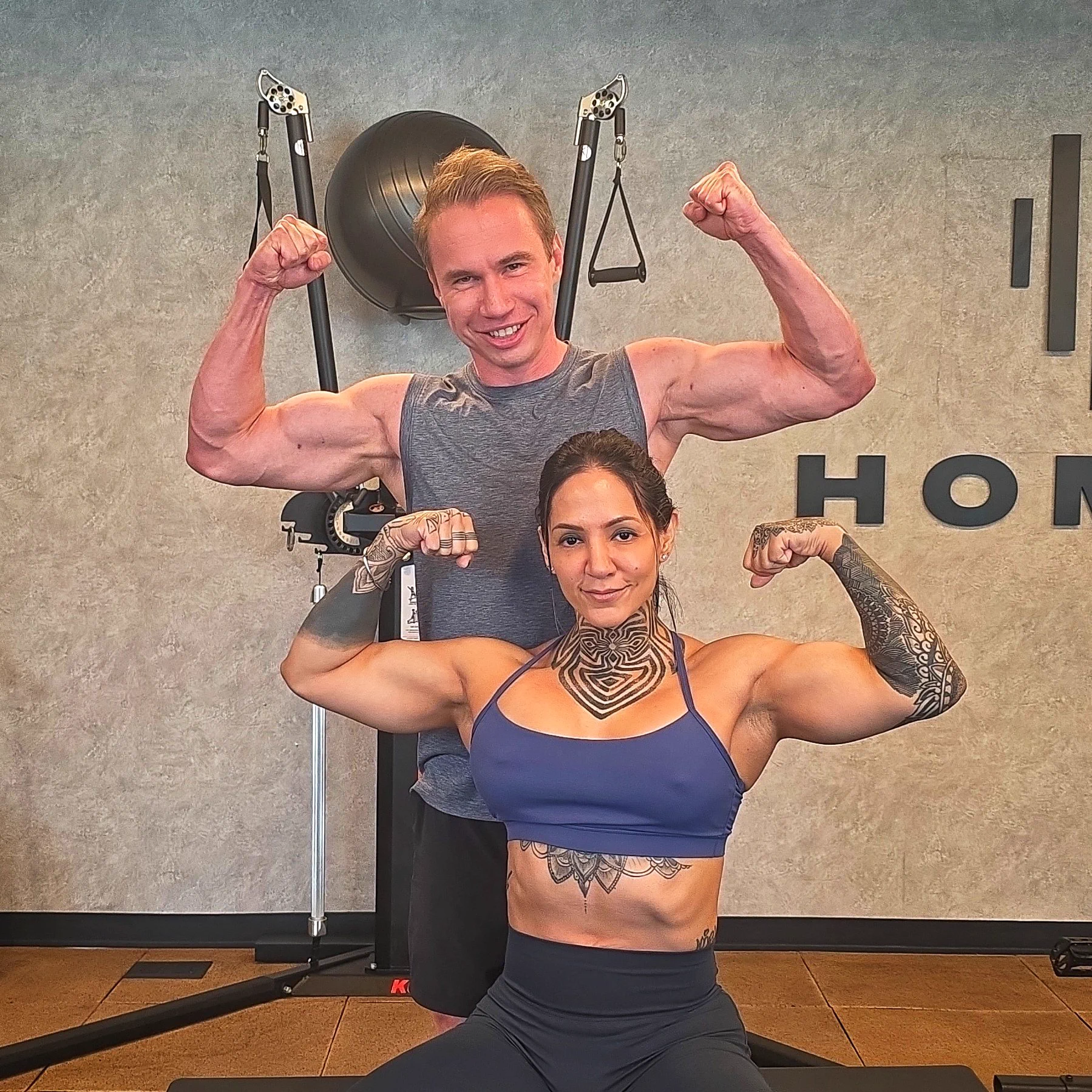 Getting my pump on with @huldalopezfbb 💪 I cant wait to get her back to the hotel for a good stretching 😈 https://t.co/pDOkHbQoRV