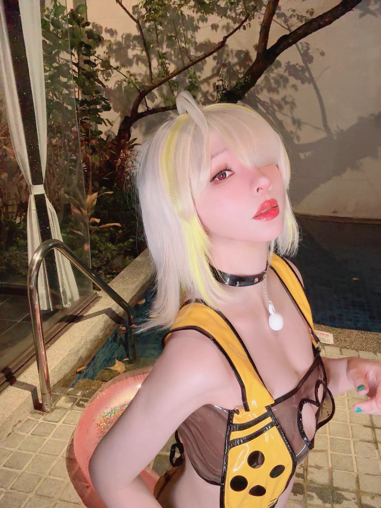 ニケ　エレグ
NIKKE https://t.co/kfSLvrJIhW