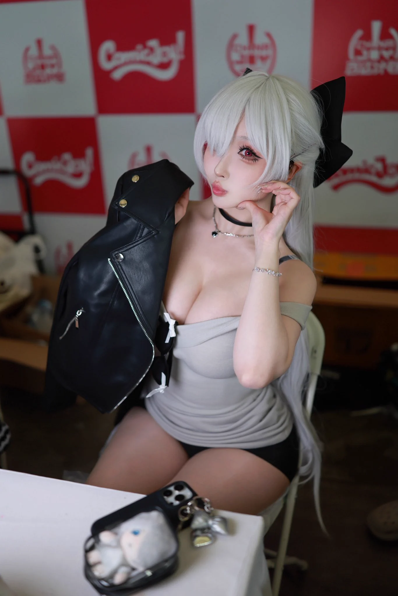 ＃NIKKE
🩶🤍Cinderella🤍🩶
一些CJday3灰姑娘常服的返图~
（好喜欢这个遛娃包手机壳） https://t.co/2vrvMLq9aE