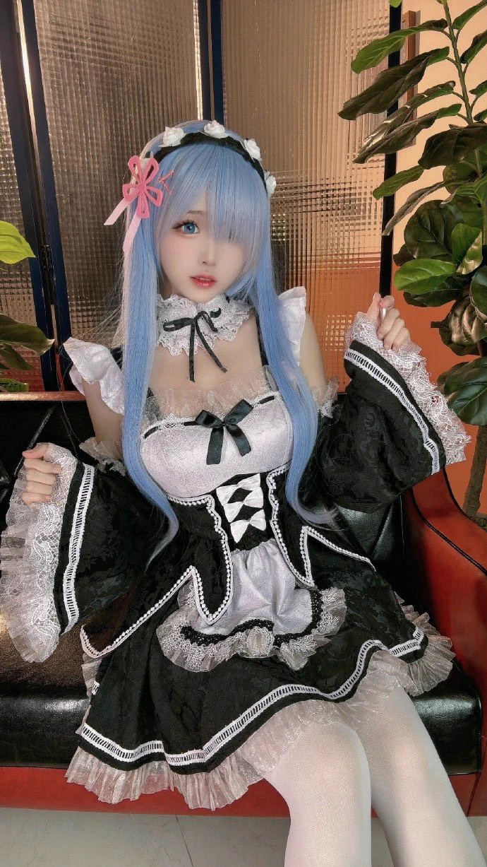 裸体版和啪啪啪这边看：https://t.co/19QZZhWPTl https://t.co/PqEL2r1VaK