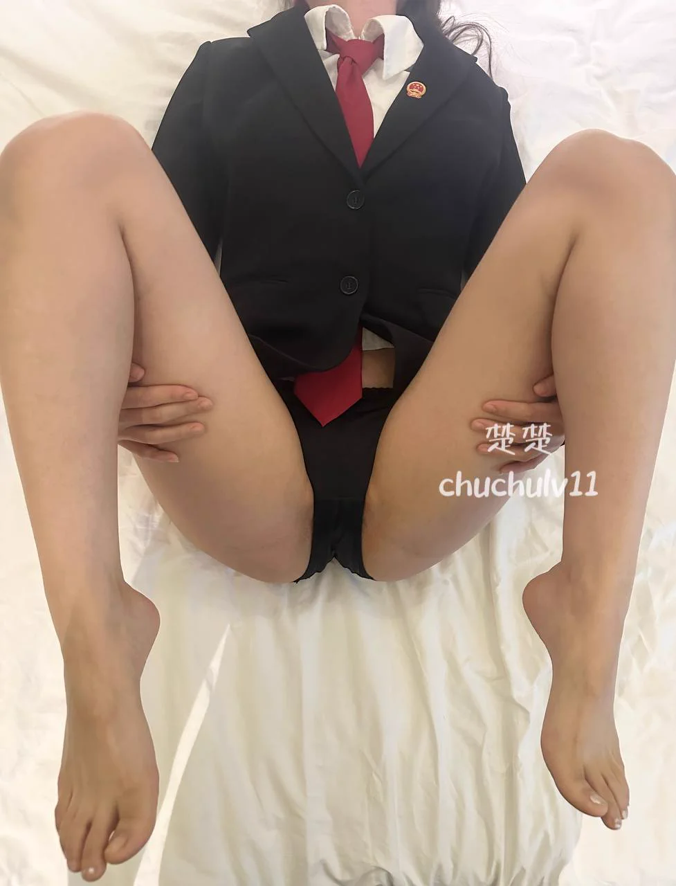 其实我觉得M字腿就是一个女人最放荡的样子… 

穿着制服的时候可能还比较含蓄，但是当一丝不挂地展示自己的时候，感觉羞耻的不行。感觉被人从乳头到脚丫视奸，最后目光汇聚在了小穴…

最近想约了，你们应该也想想现场看吧。私信报名，同城优先～ https://t.co/jTLCM9M3cf