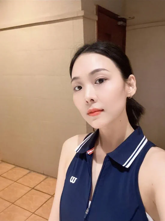 早上的光特别软，空气也刚刚好。
一点运动，一点呼吸，一点沉静的好时光。
想见你，不需要理由，
只是觉得今天的风，很适合一起吹吹。🍃 https://t.co/Ng3k3kUNth