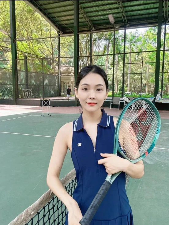 早上的光特别软，空气也刚刚好。
一点运动，一点呼吸，一点沉静的好时光。
想见你，不需要理由，
只是觉得今天的风，很适合一起吹吹。🍃 https://t.co/Ng3k3kUNth