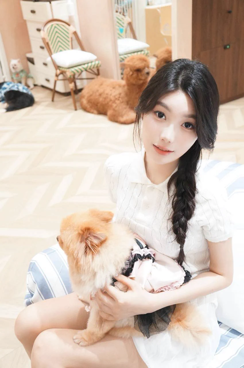 🟡妹团交友俱乐部💌✈️客服：https://t.co/R90yq6OKxF

妹团客服收到申请 #上海 19岁 #大学生 小雨，168cm，98斤，B杯，清纯可爱像校园里的小仙女！
她是个摄影爱好者，坦言：“我每天在上海街头拍风景，梦想去国外捕捉更多美照，可相机装备总缺钱升级！”
她站在外滩，手持相机自拍，背景是璀璨夜景，笑得甜甜。
她自信说：“我紧致水多，口活好，清纯又可爱！可有港澳通行证，能过夜同居，体检后可无套不内射，接受SM！”她眨眼道，“姨妈时间不固定，期待一个暖心哥哥，和我一起旅行拍出甜蜜回忆！”📸 #妹团甜心 #找糖爹趣闻 #金主 #糖宝 #糖爹 #甜妹