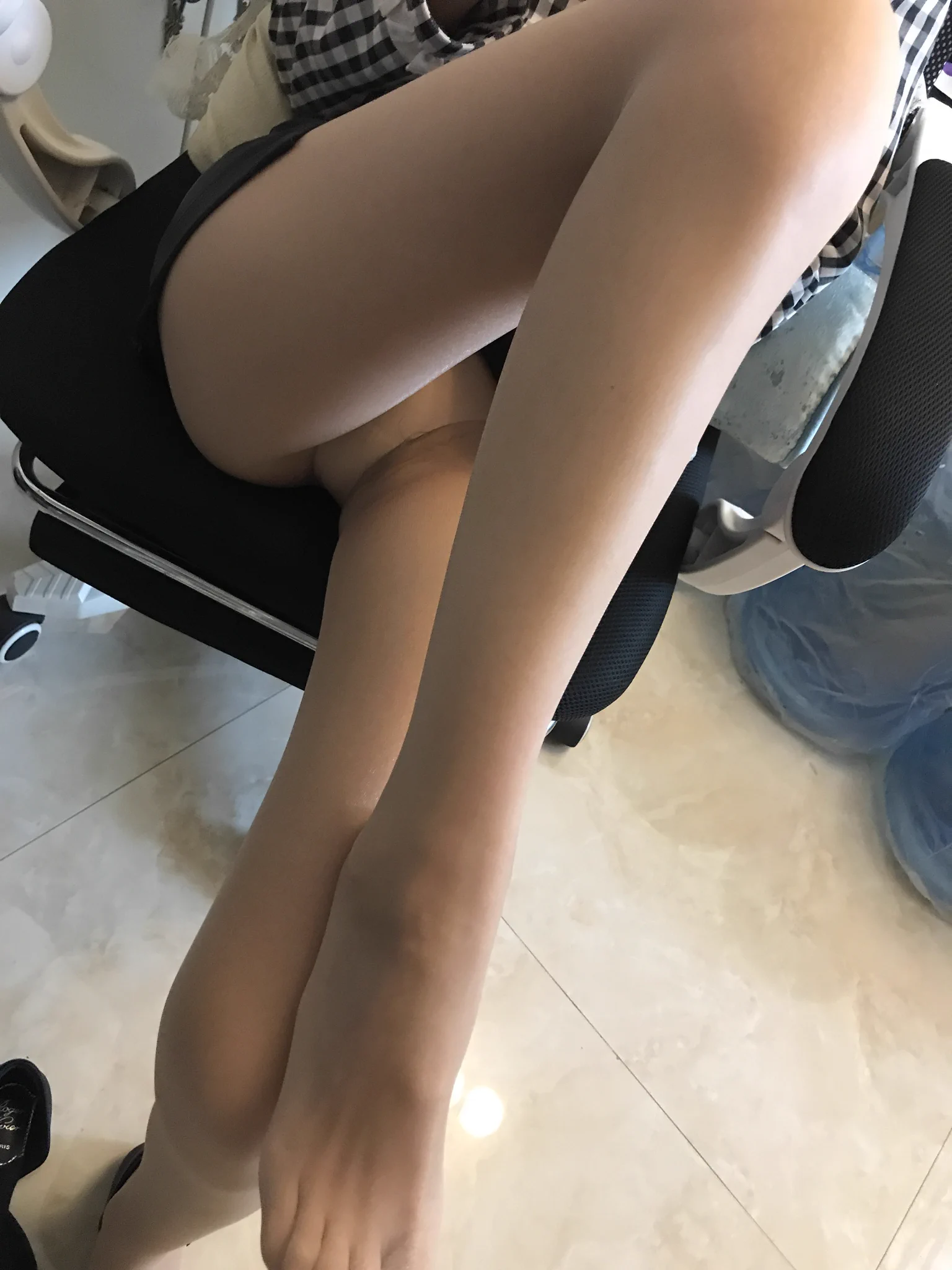 勾引刚毕业新来的实习生

#丝袜 #原味 https://t.co/ROzje7YmCg