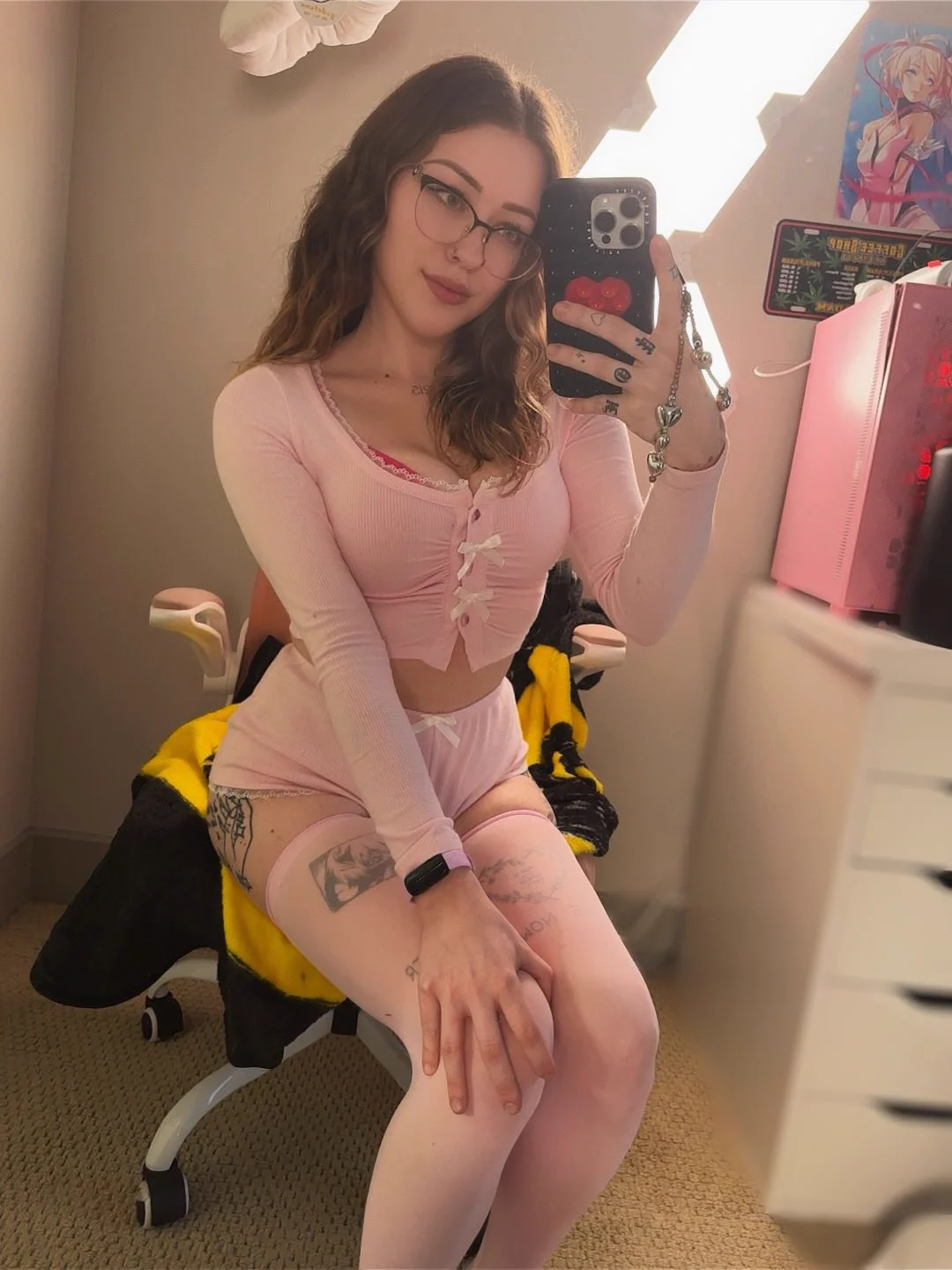 who want me 🙄 https://t.co/dJTyvgjIoV