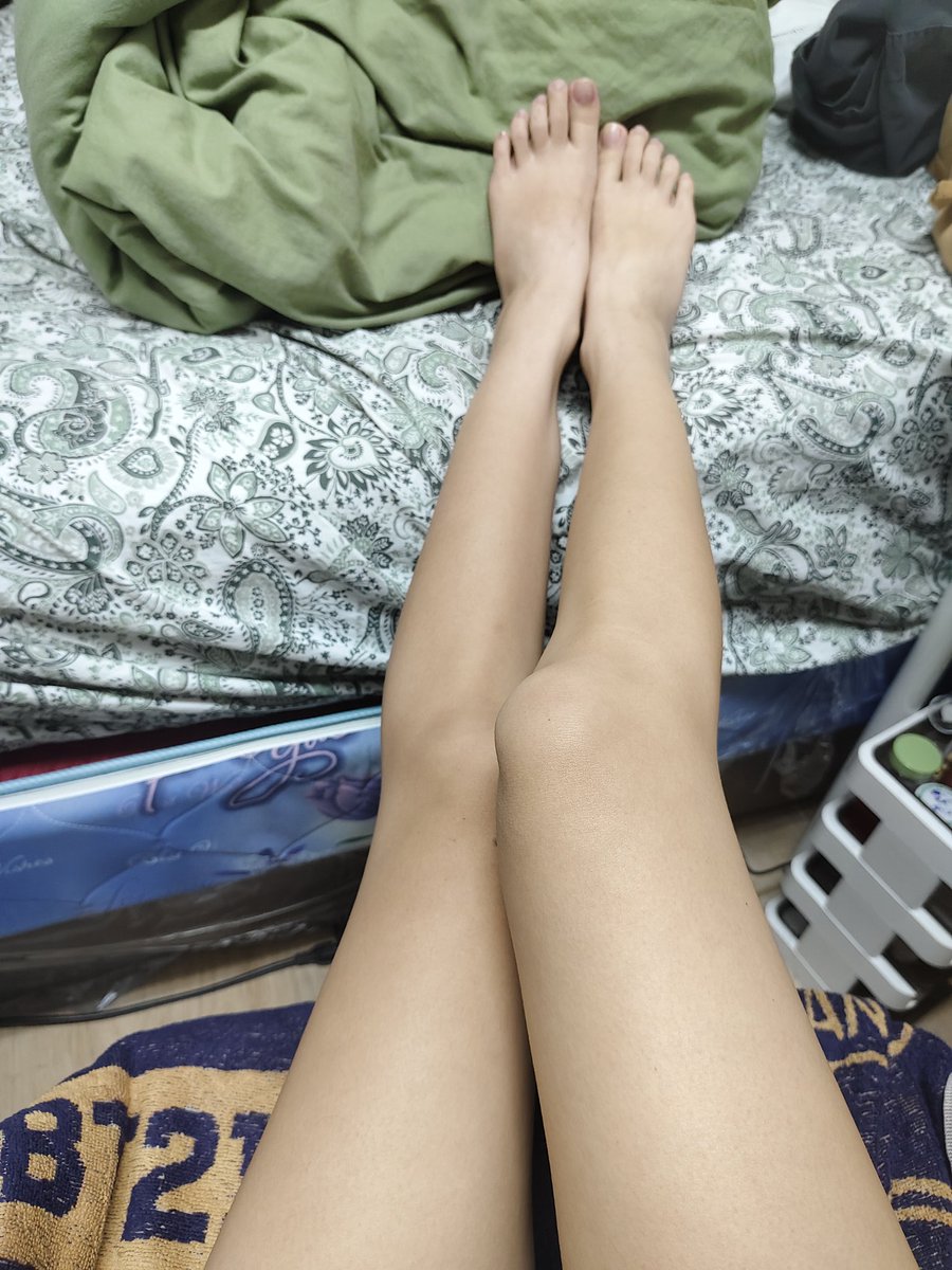 突然發現好久沒拍自己的腳腳了 https://t.co/y1cIZUOFdB