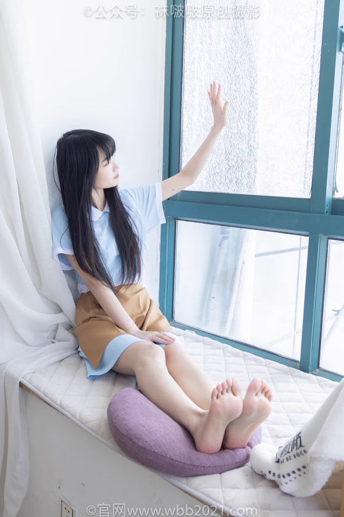 521期：甜甜圈-制服、高跟鞋、薄肉丝（脚尖加固款）、裸足

图片数量：145张

视频长度：
拍摄花絮版25分钟（视频分辨率：4K） https://t.co/FWsD5tXtPD