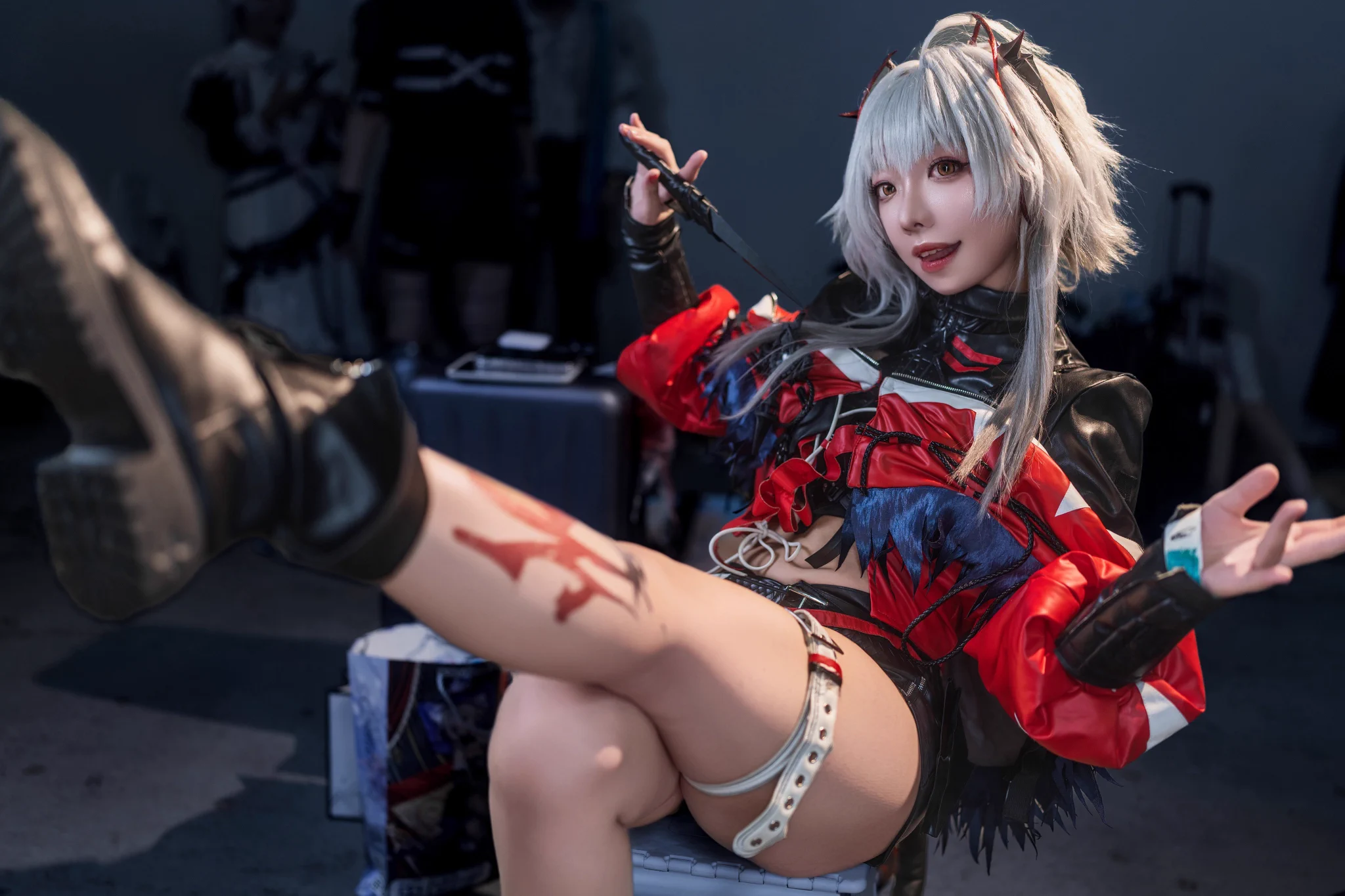 ウィシャデル❣️アークナイツ

カッコよく撮ってくれた！カメラマンさんに大感謝

#C106コスプレ #C106 https://t.co/bUCHLBR5tu