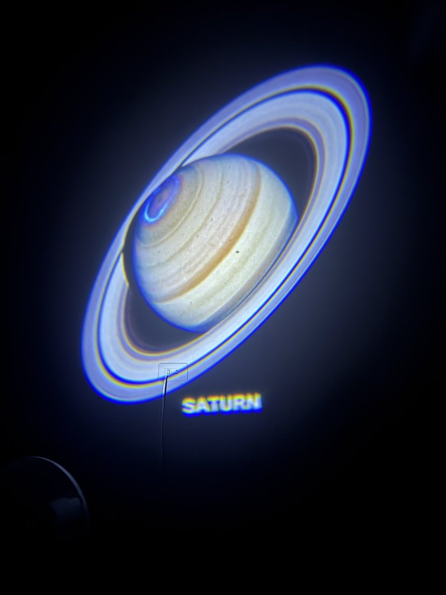 喜歡宇宙 喜歡太空
我把遙不可及的美麗
通通放在我的房間了

好喜歡新買的太空氣氛投影燈 https://t.co/8VovQmrbPi