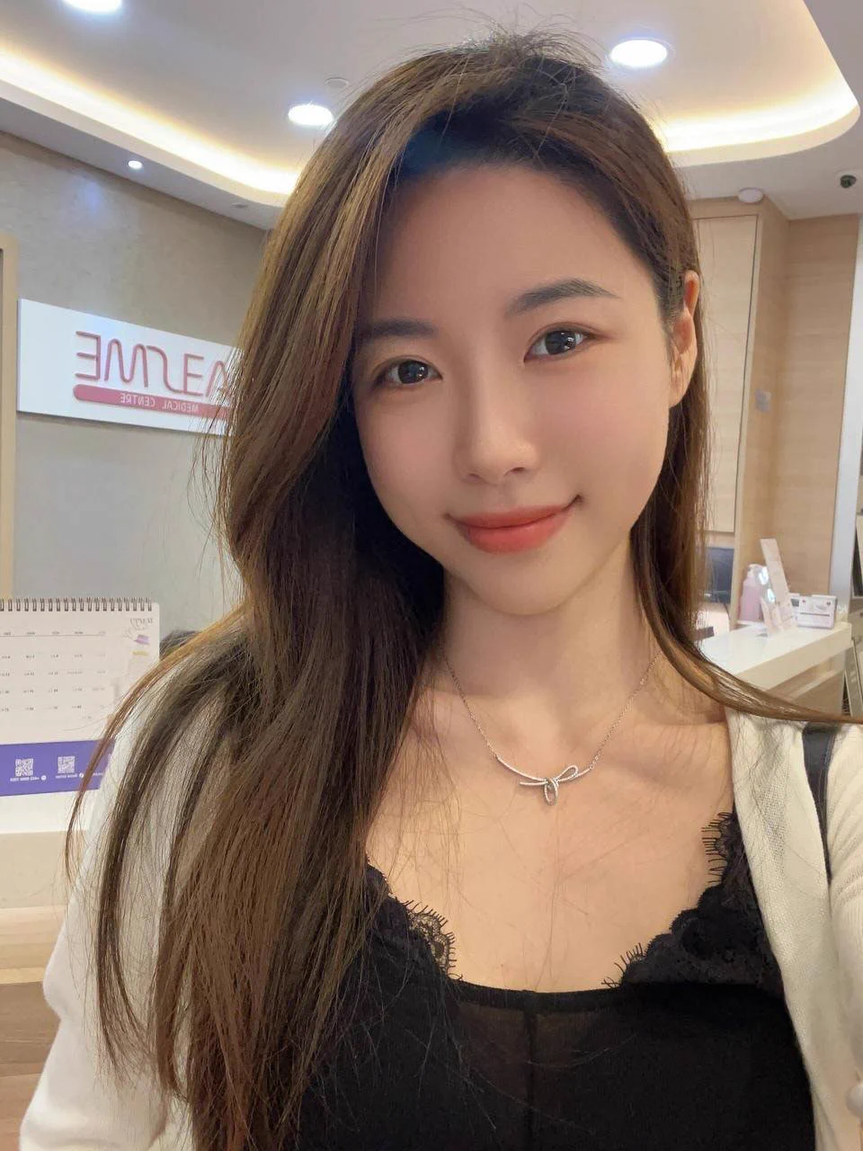 暑假第一次约粉丝线下，他还特意带上了短裙和黑丝让我穿上，屁股的形状都勾勒的一览无余…

那你们觉得好不好看，有没有想体验一次

有的举手，近期线下可约，同城优先～ https://t.co/HAGCXlFjlh