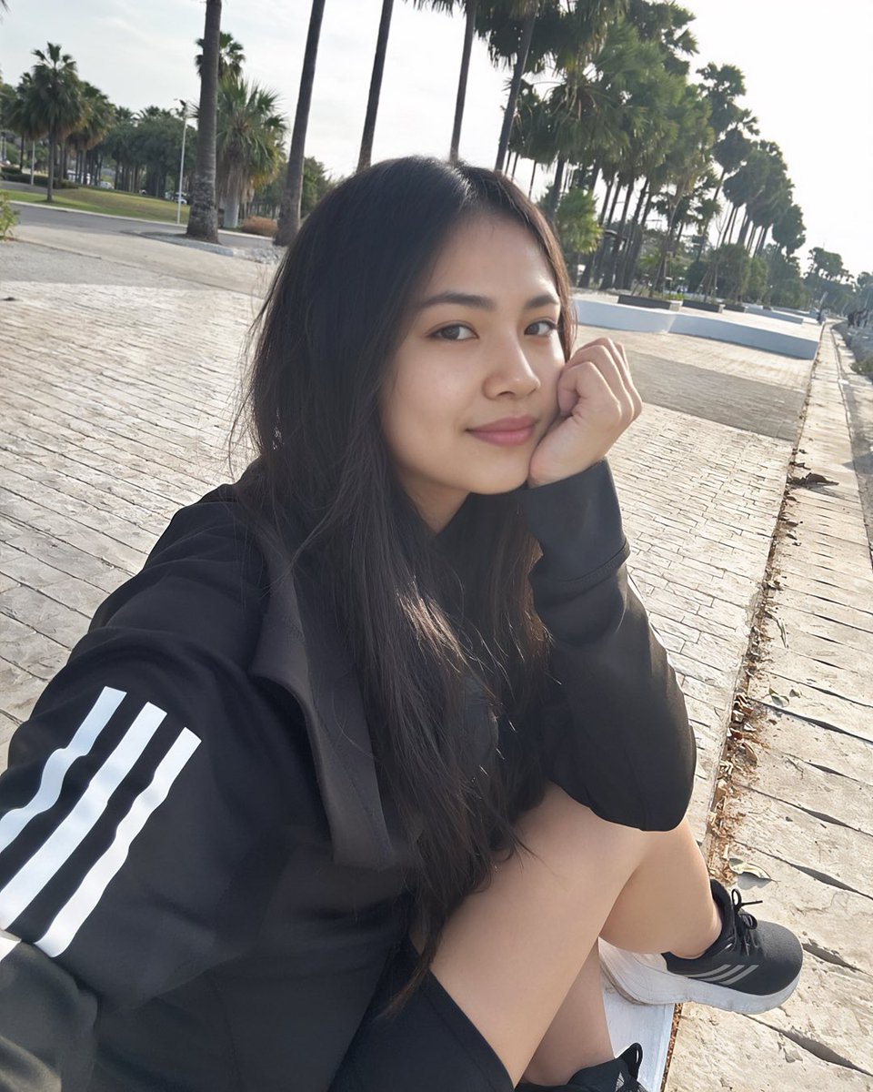 เป็นผู้ใหญ่มันเหนื่อยจัง..

ไปเป็นเด็กเธอได้ไหม? ☺️ https://t.co/0ODFcyo0dl