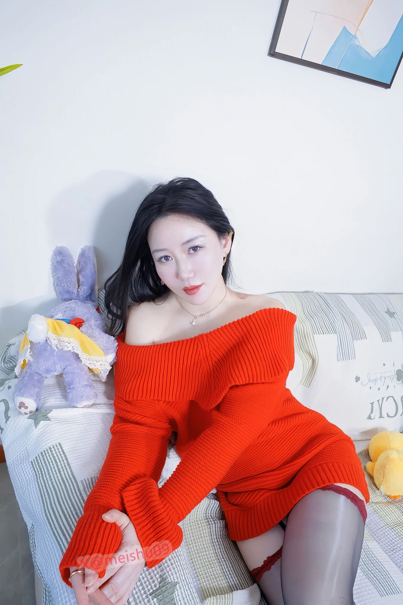 莫名其妙的忧伤，少了诗意的泪光，怅然而绵长的念想。一切的一切，只因那段曾经却已逝落的时光，远去了的你的脸庞，不再有的昵昵细语的想象。只因，你不在身旁。 https://t.co/4BrkKULt6M