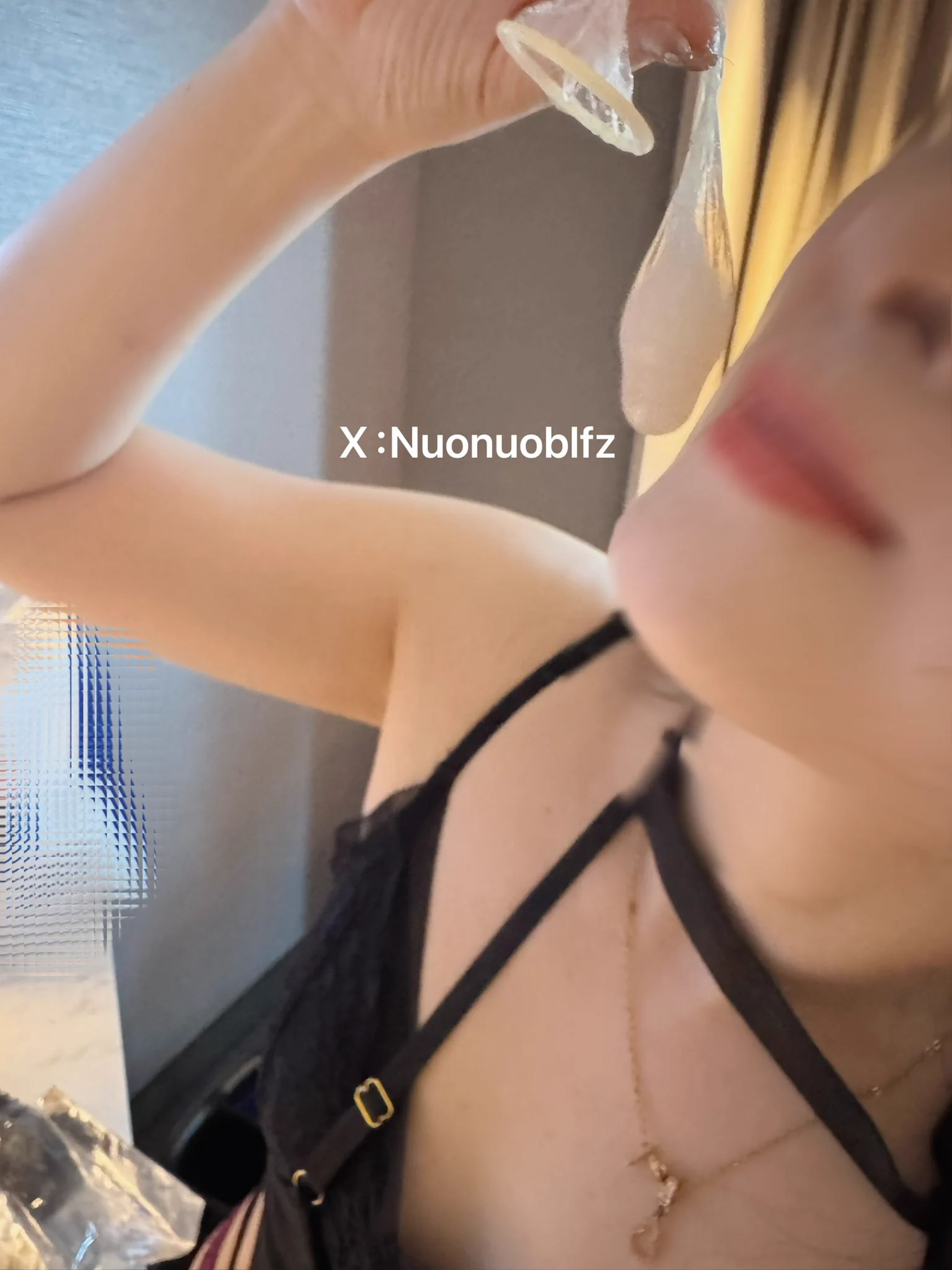 披上這身戰袍我跟老公說DN10分鐘就會被我夾🐍。沒想到前戲玩了一圈堅持不了5分鐘就榨汁成功🤔🤔🤔我都還沒玩夠呢🤔拿著炸出來的一袋濃濃精華向老公炫耀 https://t.co/D7cL1wFgbG