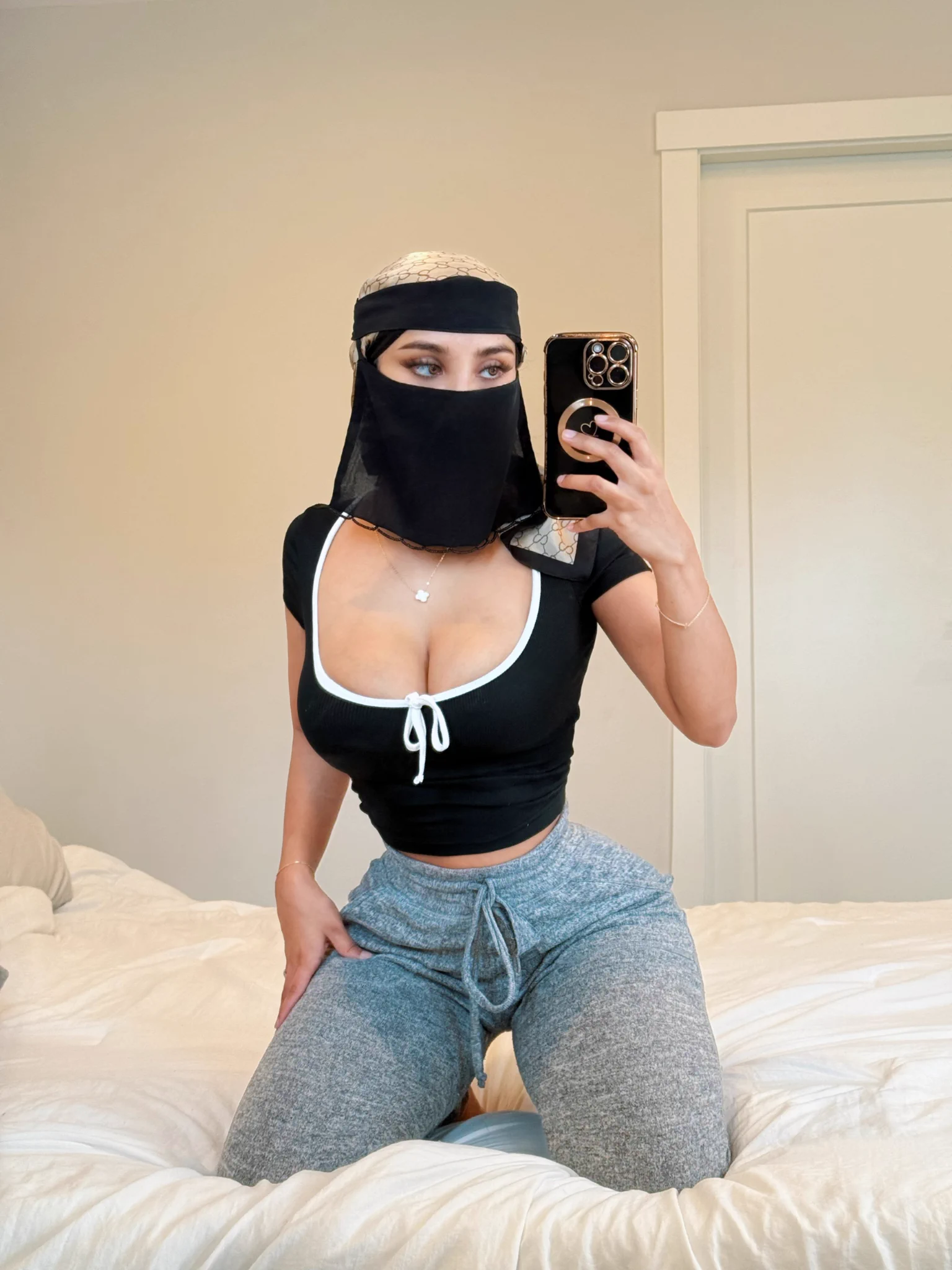 Reply this tweet with the crãziest video in your gallery 💦 https://t.co/tj7rlb0EJU