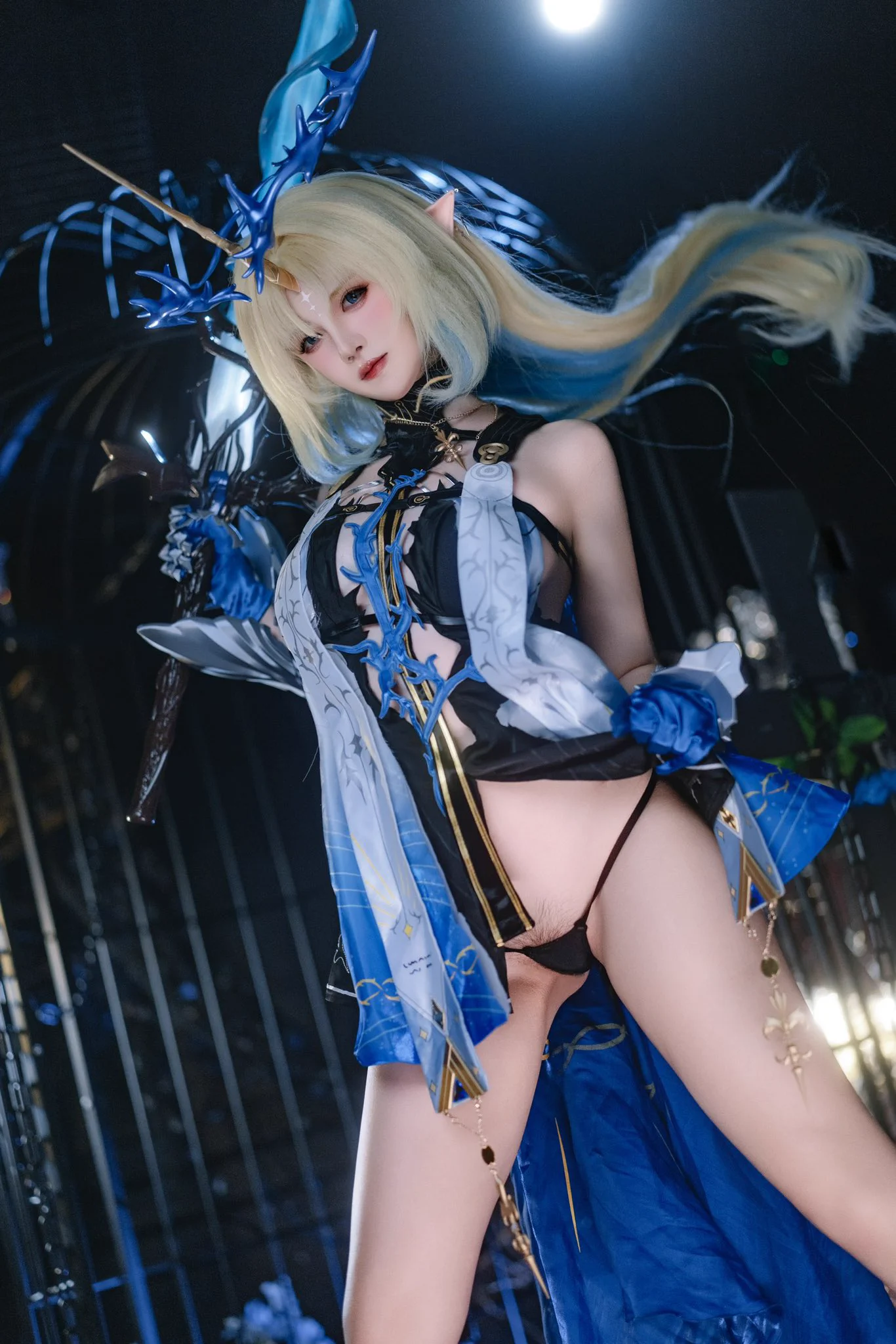 「芙露德莉丝～被囚禁的圣女」前篇
💎评论区啾3个倒霉蛋全套写真💎

你正在一步步，靠近最真实的“我”…….
害怕吗？

You're getting closer, step by step, to the real "me"...  Afraid?  

#WutheringWaves     
#Fleurdelys 
 #鳴潮     #Cartethyia https://t.co/JefTD5ONOA