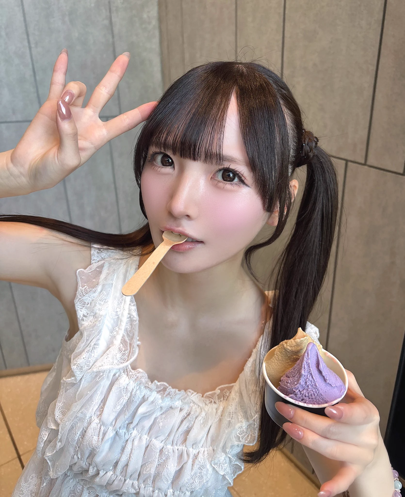 🍨✌🏻 https://t.co/5QnJ1HjpJI