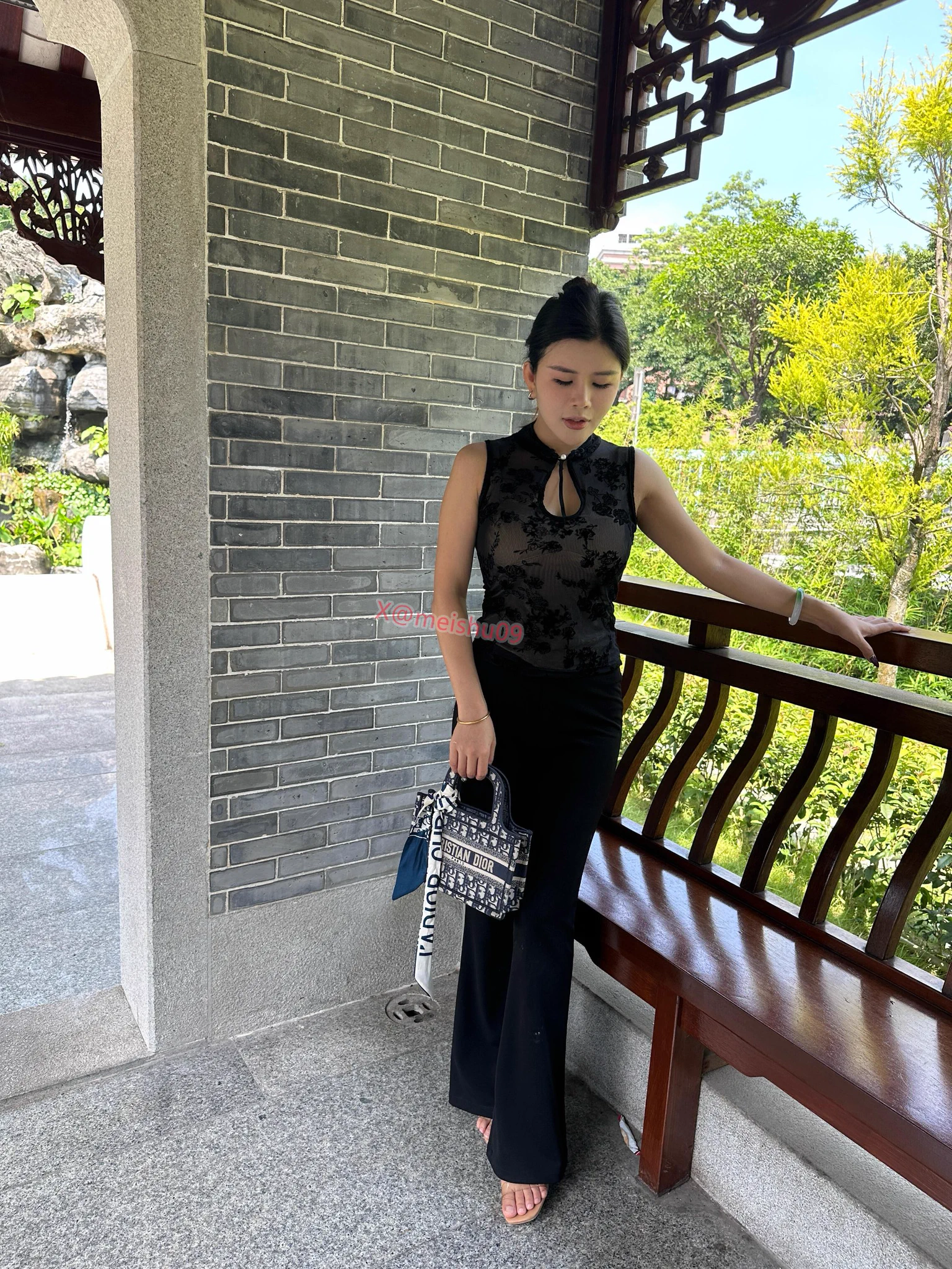 虽然向朋友炫耀过你，但不丢人，大大方方为自己的心动买单，你权衡利弊，我及时止损，如果你开心的话，忘了我也可以 https://t.co/0Onag0Qnu4