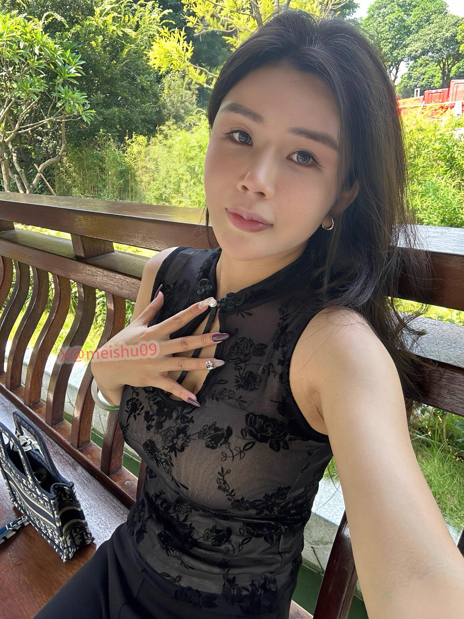 虽然向朋友炫耀过你，但不丢人，大大方方为自己的心动买单，你权衡利弊，我及时止损，如果你开心的话，忘了我也可以 https://t.co/0Onag0Qnu4