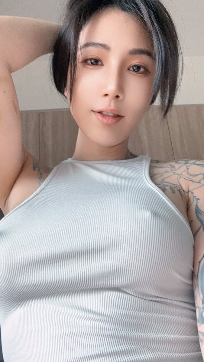 請忽略肚子🤣 https://t.co/KLN21UA9ky