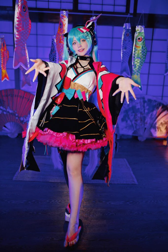 ここ二日間ミクコスの写真を載せてなかったけど、今からちゃんと載せるね〜！

🥁

マジカルミライ2020！🎆🌨️

#毎日ミク831 https://t.co/eRCQySpI3j
