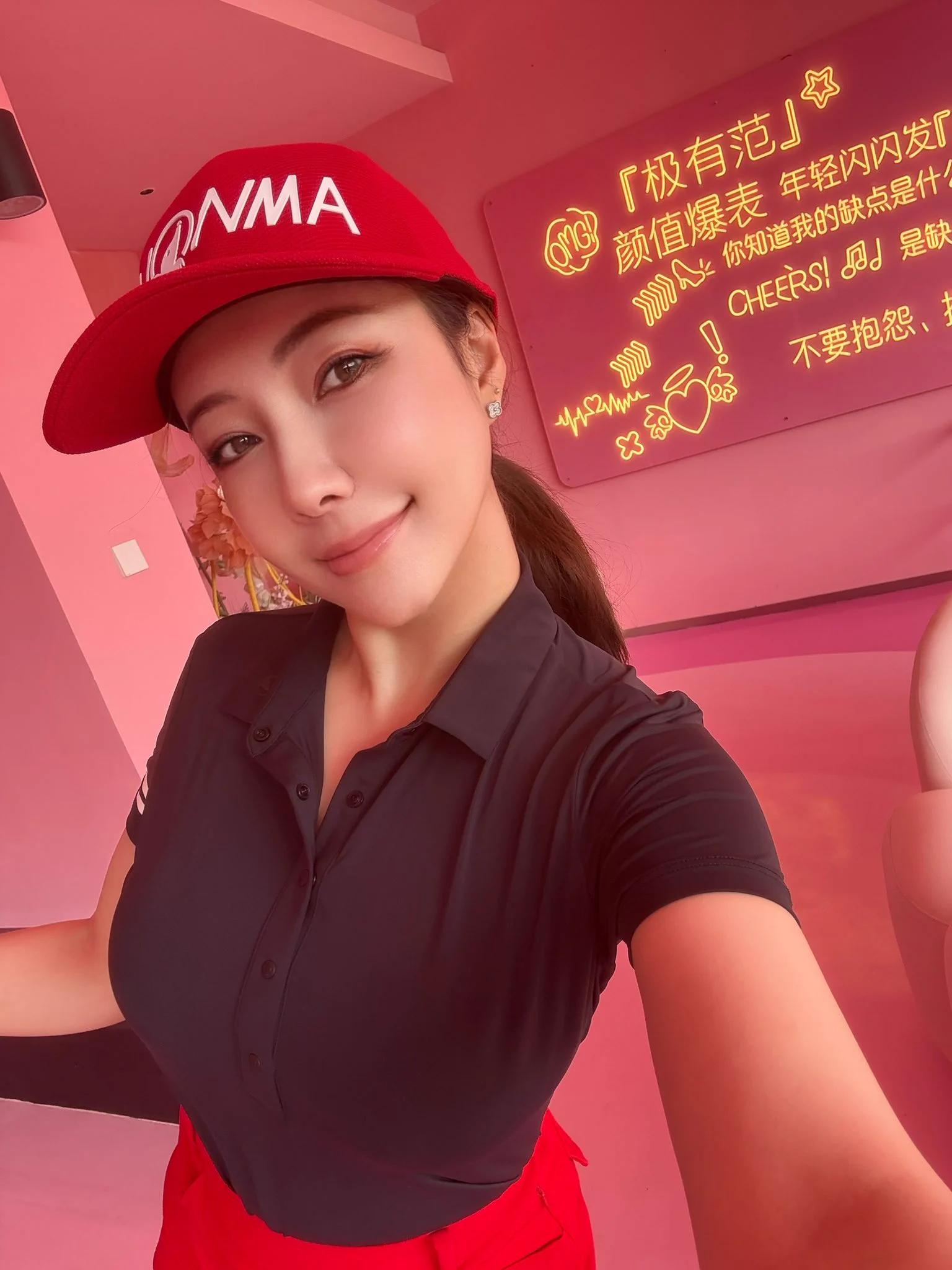 高尔夫的女士专区，这粉嫩嫩的场面很难不爱，运动起来又是生龙活虎的每一天，运动完又是躺尸的第二天哈哈 https://t.co/oX0zS4WG0Z