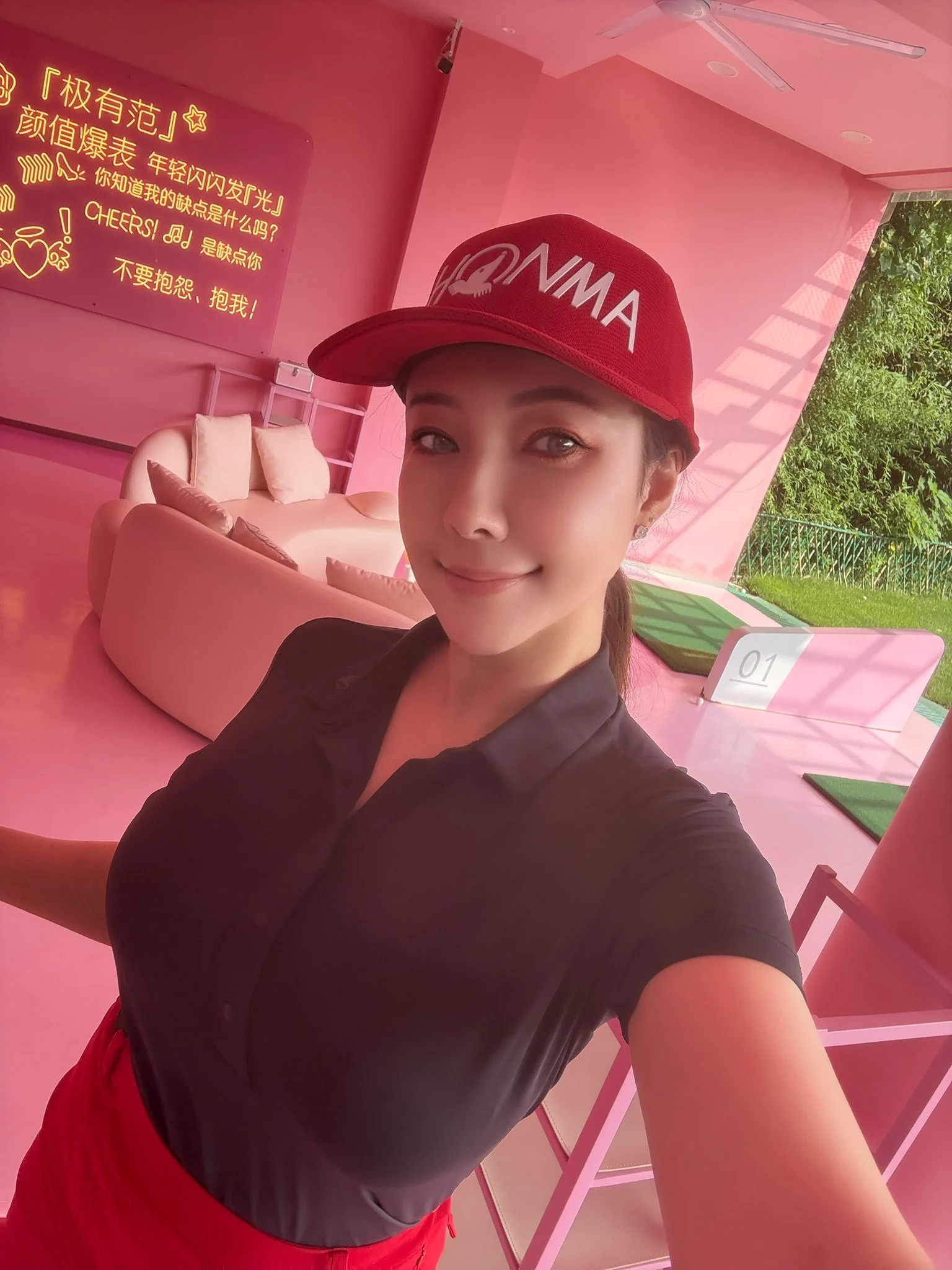 高尔夫的女士专区，这粉嫩嫩的场面很难不爱，运动起来又是生龙活虎的每一天，运动完又是躺尸的第二天哈哈 https://t.co/oX0zS4WG0Z