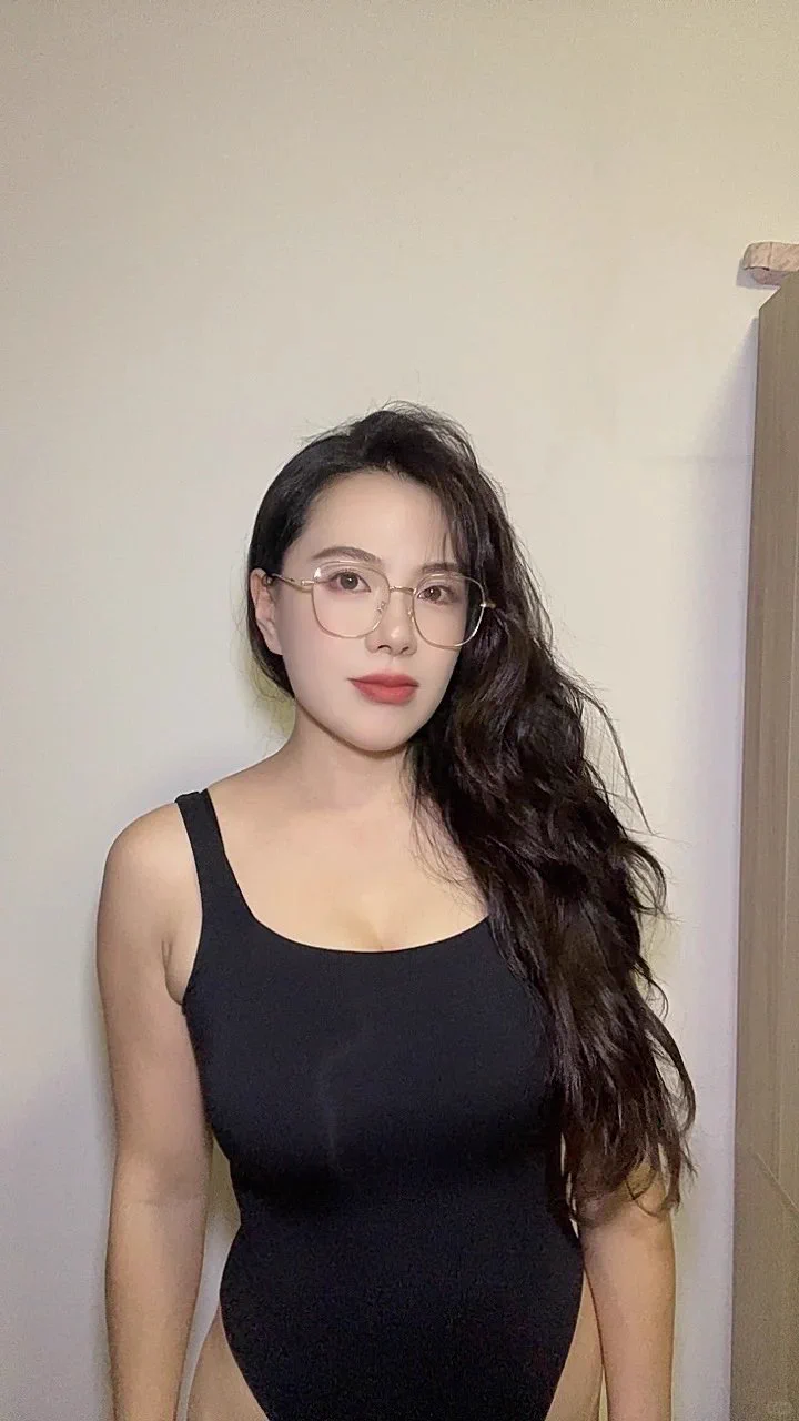 老公不在家挺多人想看我下半身的，满足你们~~ https://t.co/36WaD41NHp
